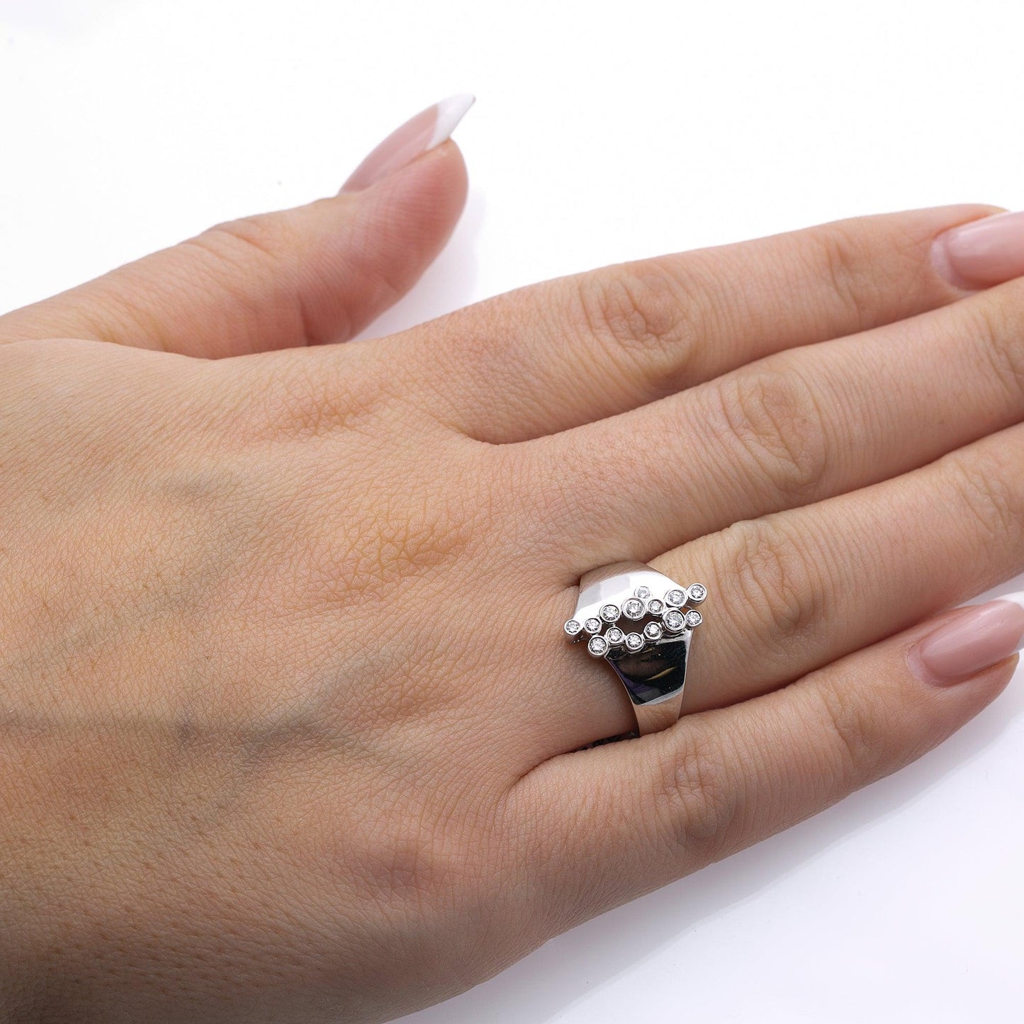 Ladies 18k White Gold Diamond 0.24 CT Right Hand Ring