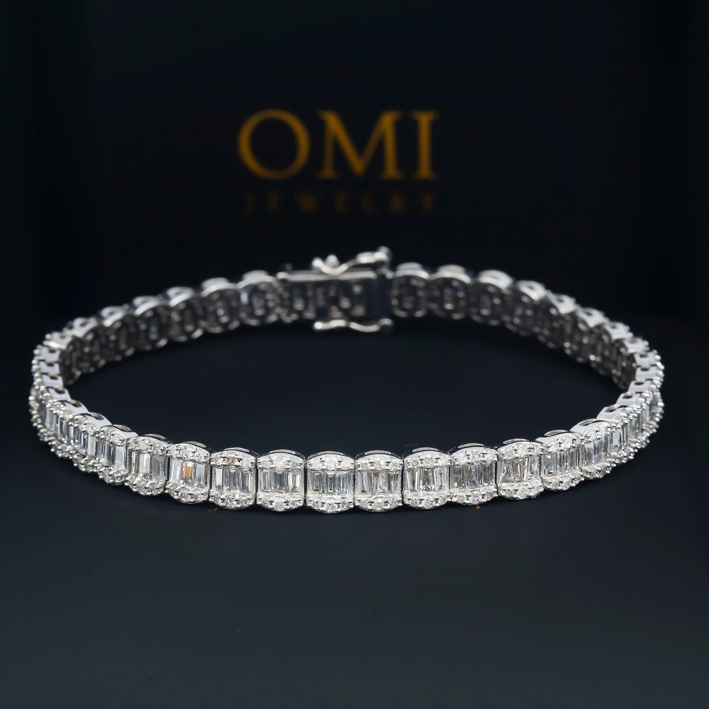 14K GOLD BAGUETTE DIAMONDS BRACELET 7.90 CT