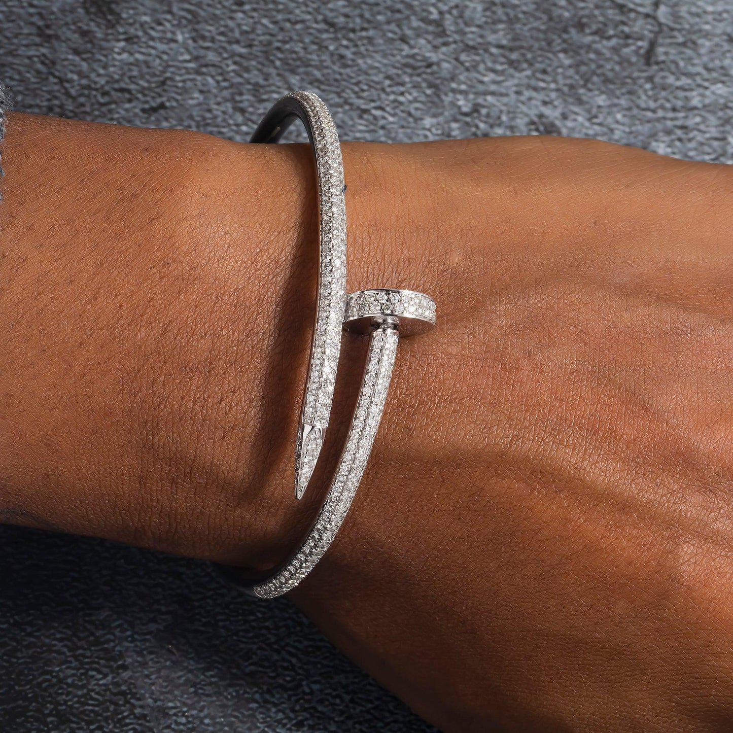 18K GOLD BANGLE BRACELET 3.27 CT DIAMONDS
