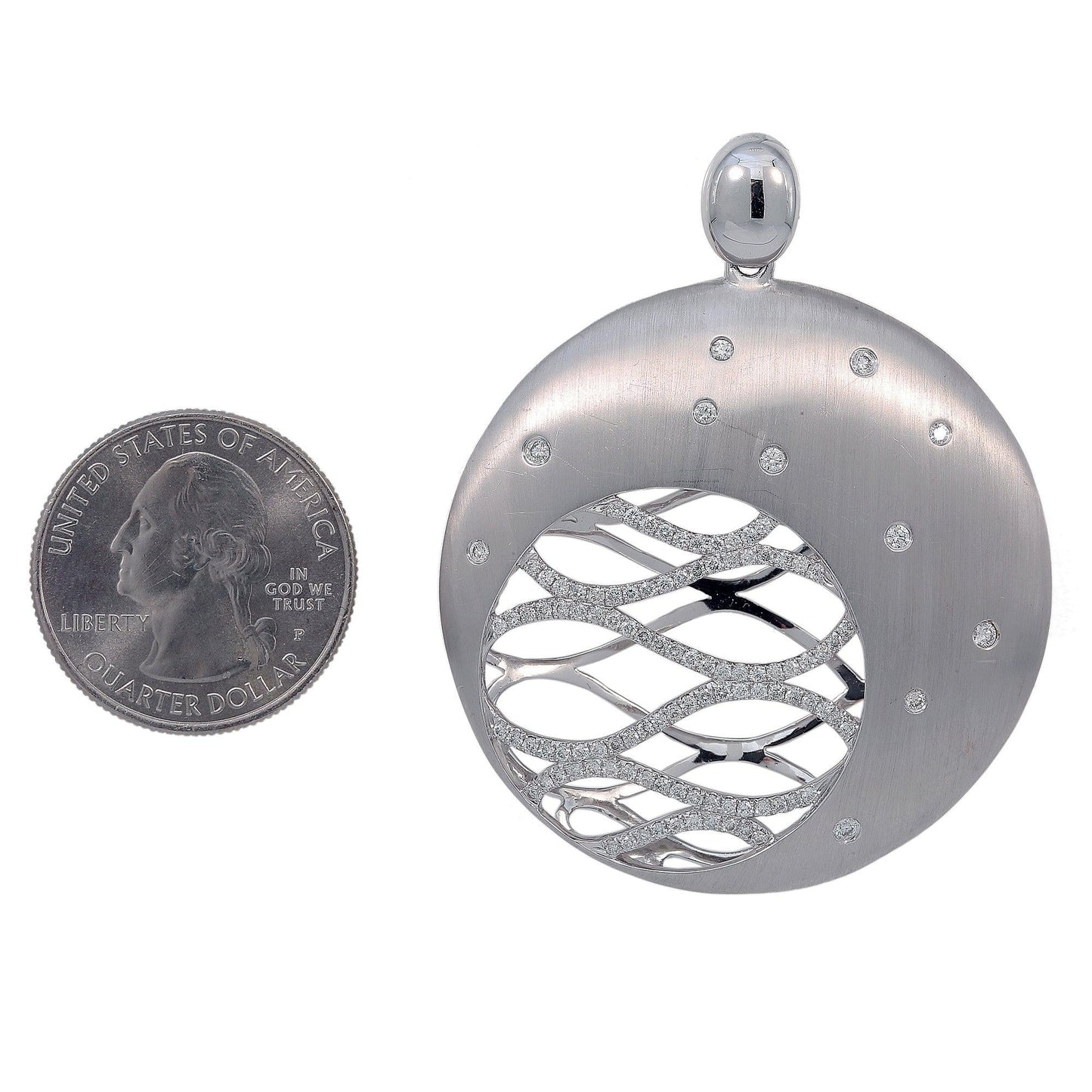 18K White Gold Diamond Round Shaped Pendant