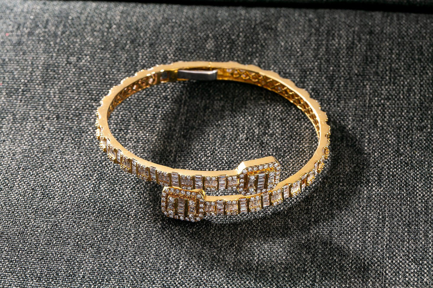 14K Yellow Gold Baguette Diamonds Bracelet 6.25 CT