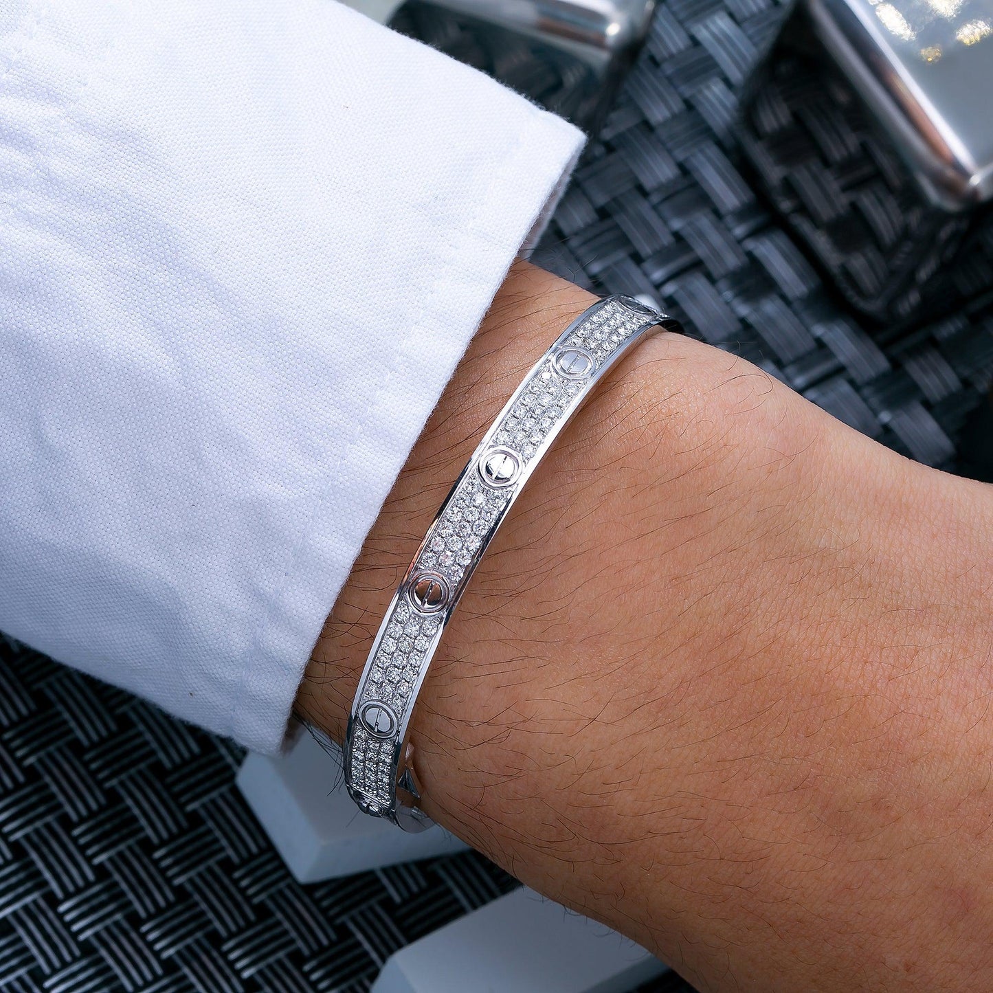 18K GOLD BANGLE BRACELET 4.05 CT DIAMONDS
