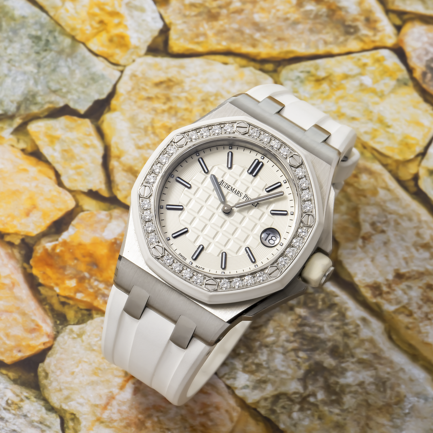 Audemars Piguet 67540SK.ZZ.A010CA.01 Royal Oak Offshore Quartz 37mm White Index Diamond Bezel Stainless Steel Rubber Automatic