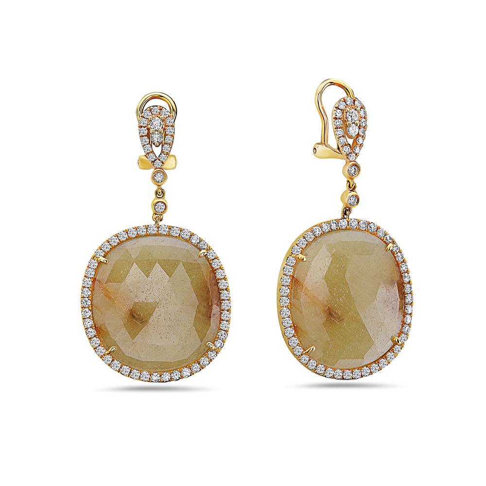 18K Yellow Gold Ladies Earrings With Round Shaped Diamonds