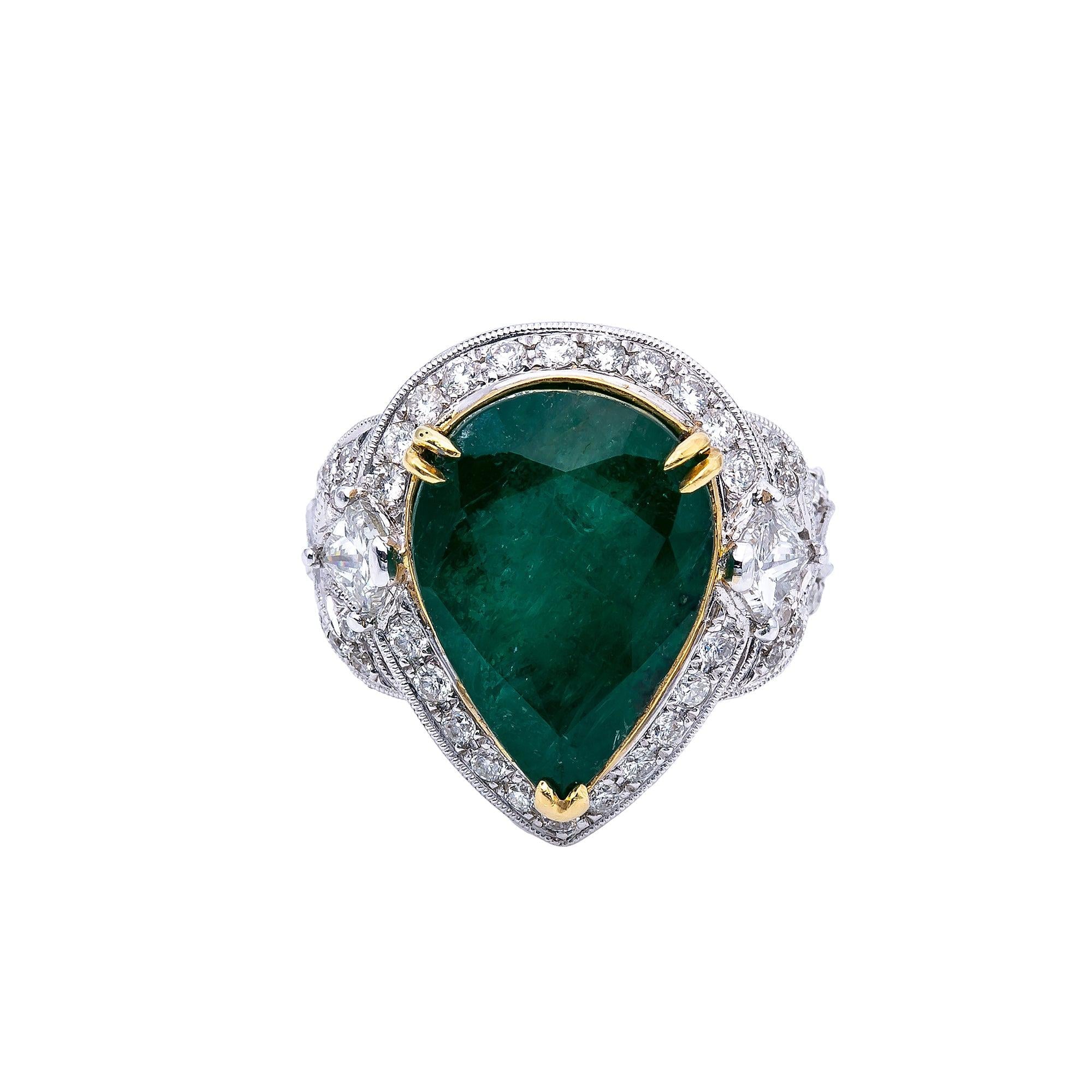 18K White Gold Round Shaped Emerald Diamond And Gemstone Ring