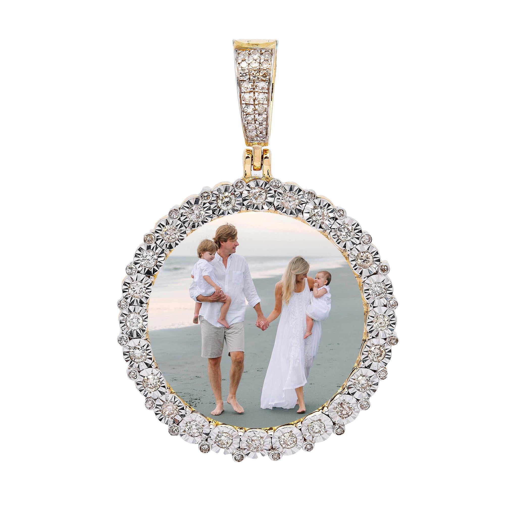 10K YELLOW GOLD PICTURE PENDANT WITH  WITH 0.54 CT  BAGUETTE DIAMONDS