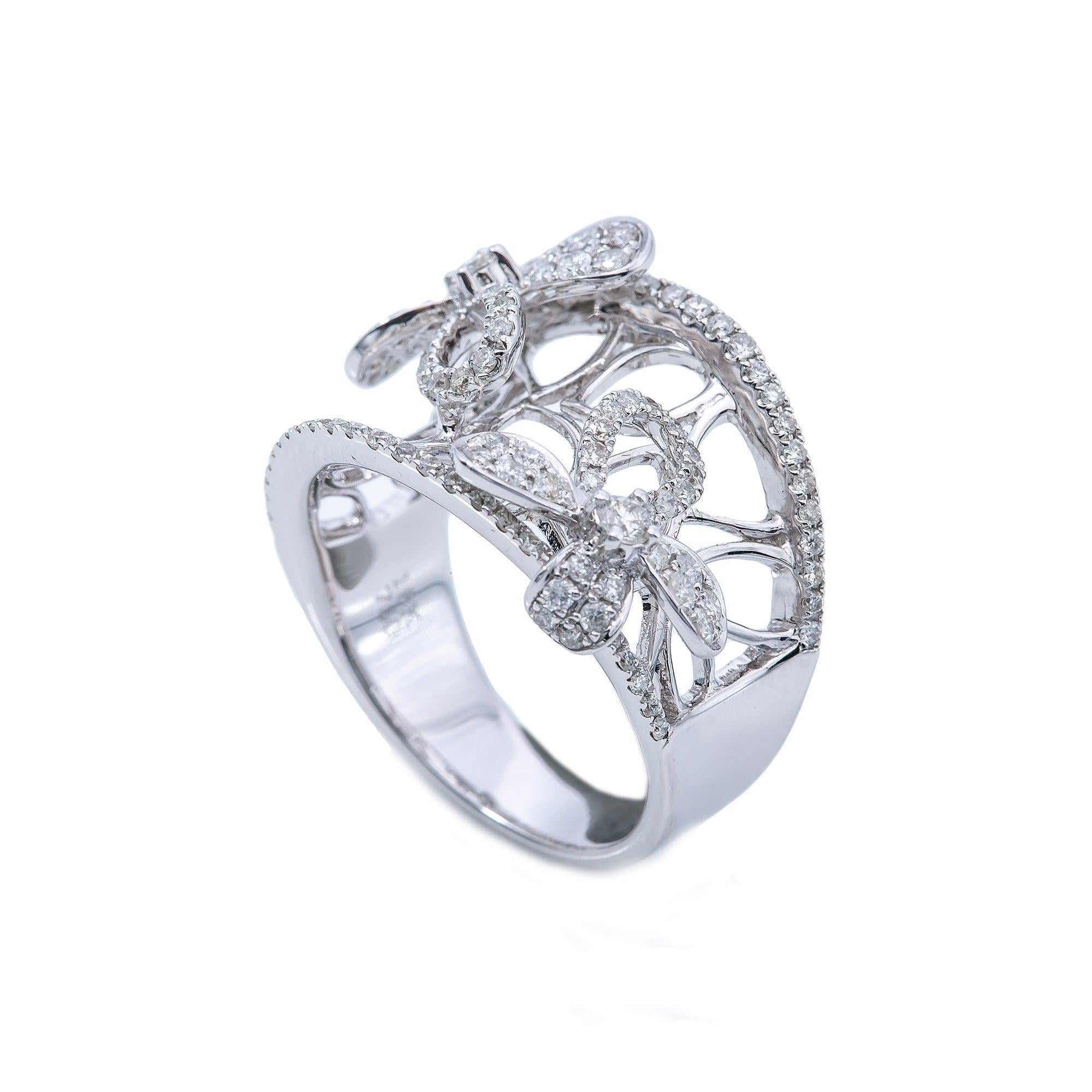18K White Gold Flower Shaped Diamond Ring 0.97 CT