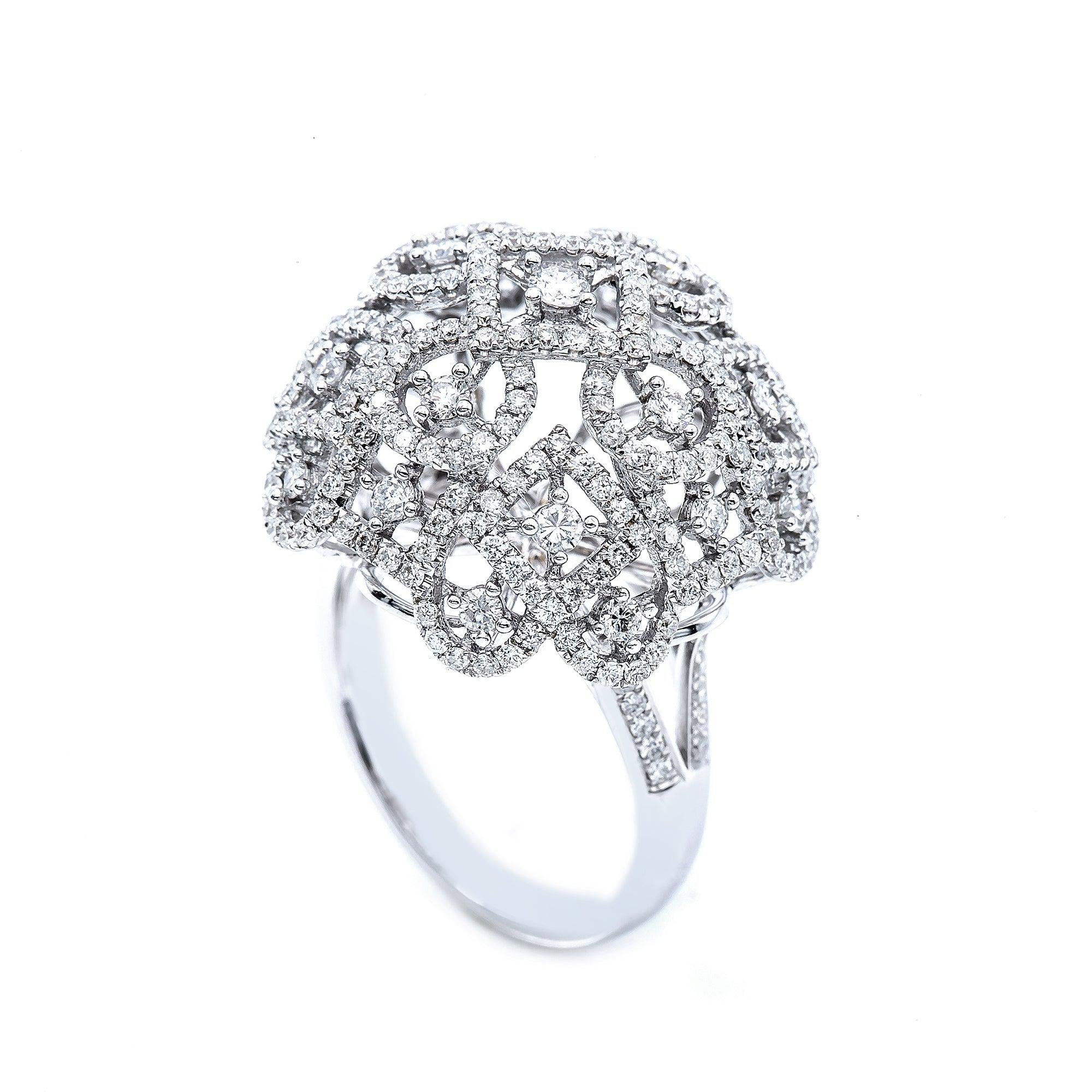 18K WHITE GOLD DIAMOND STATEMENT RING 2.05 CT