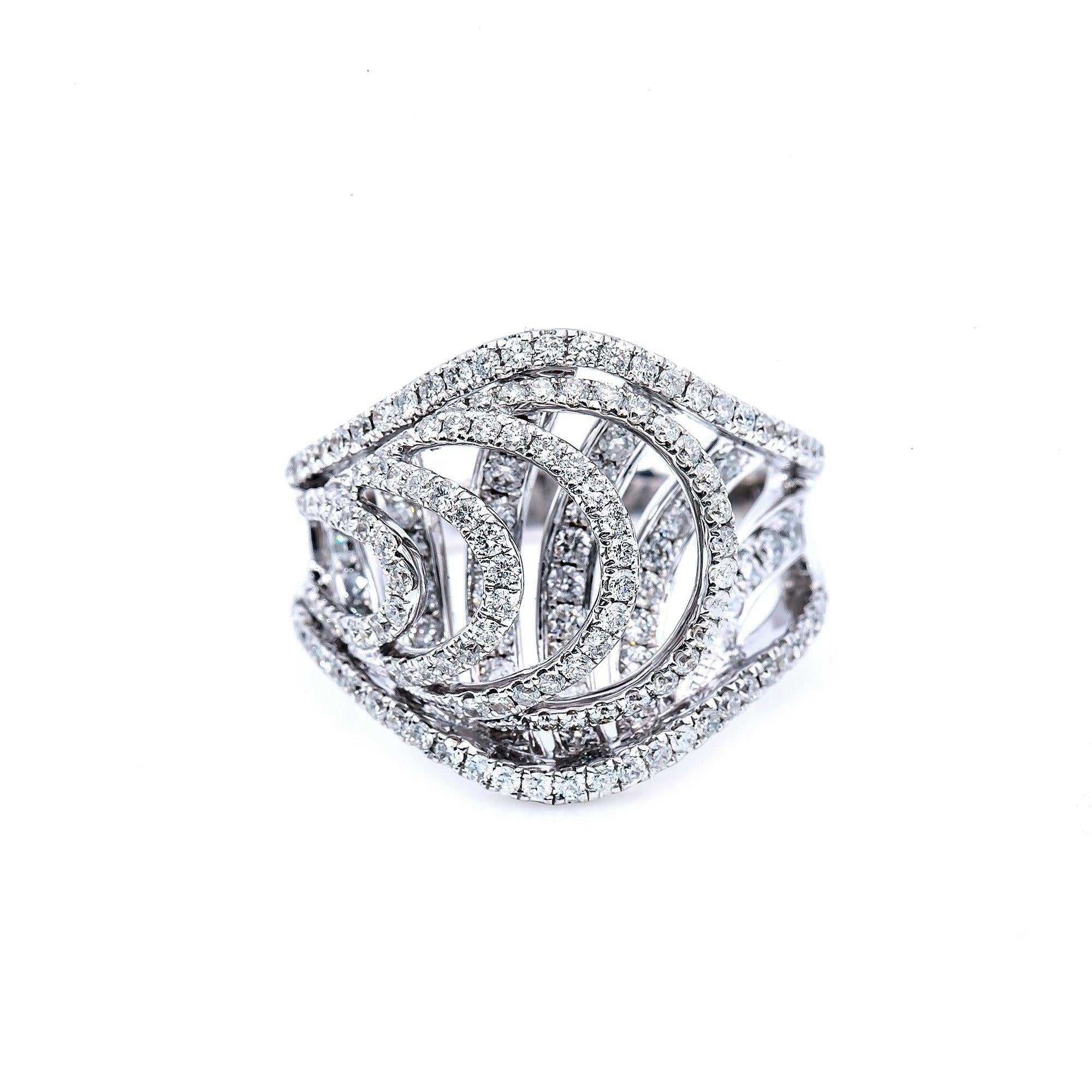18K White Gold Oval Diamond Ring