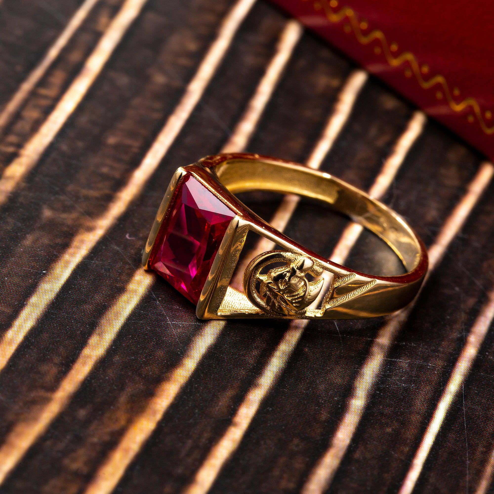 10K YELLOW GOLD RED GEMSTONE RING