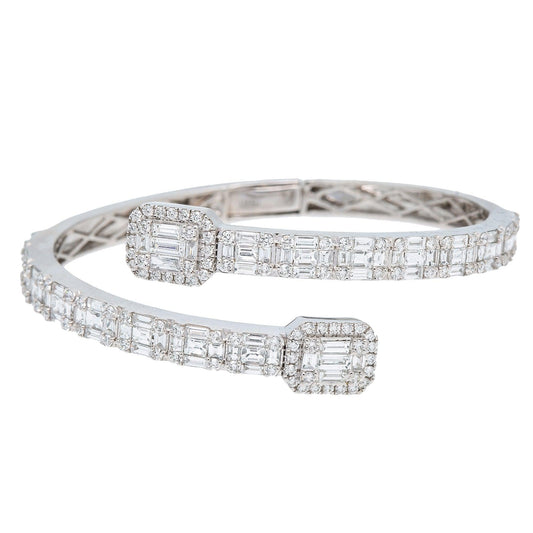 14K WHITE GOLD BAGUETTE DIAMONDS BANGLE 5.15 CT