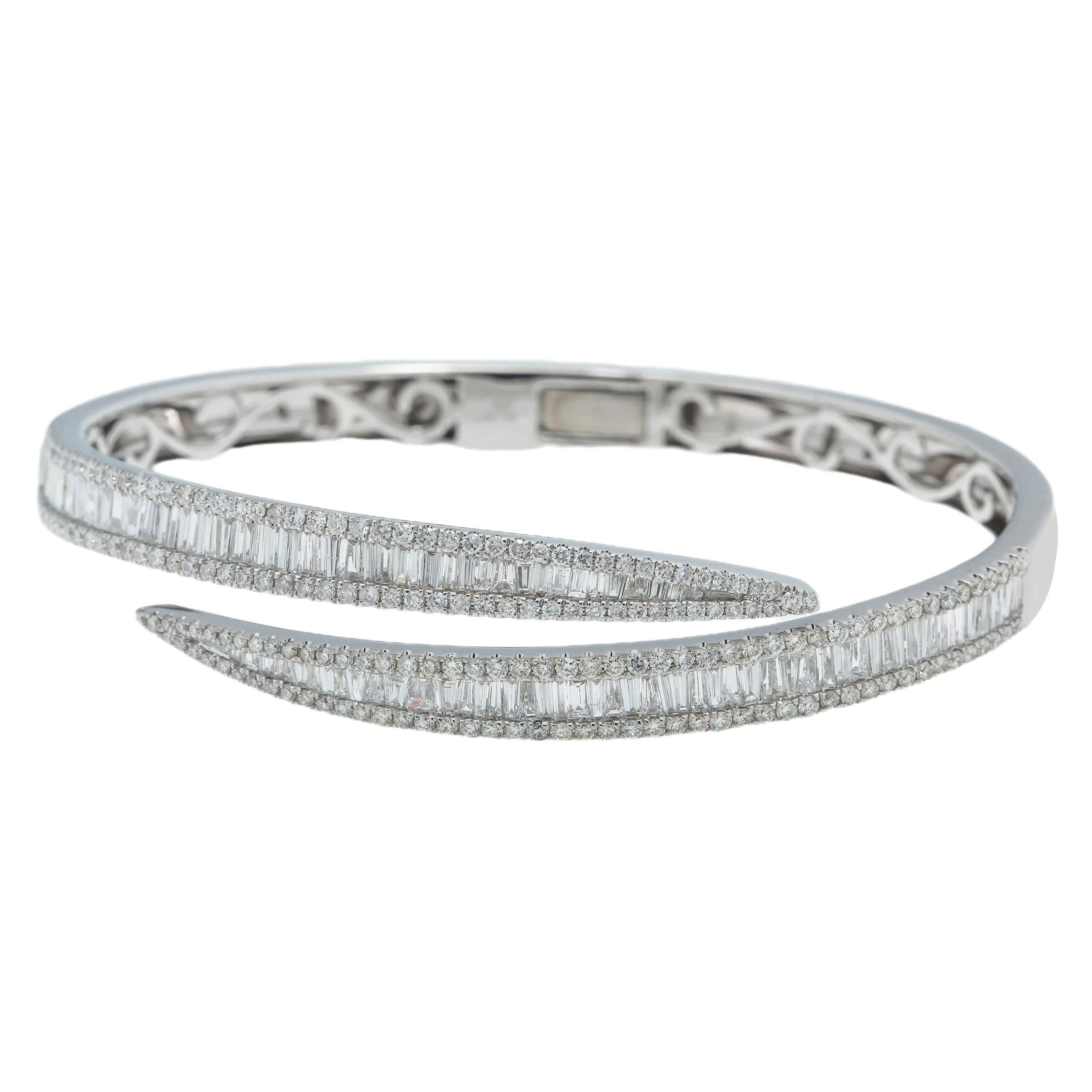 18K GOLD BANGLE BRACELET 3.73 CT DIAMONDS