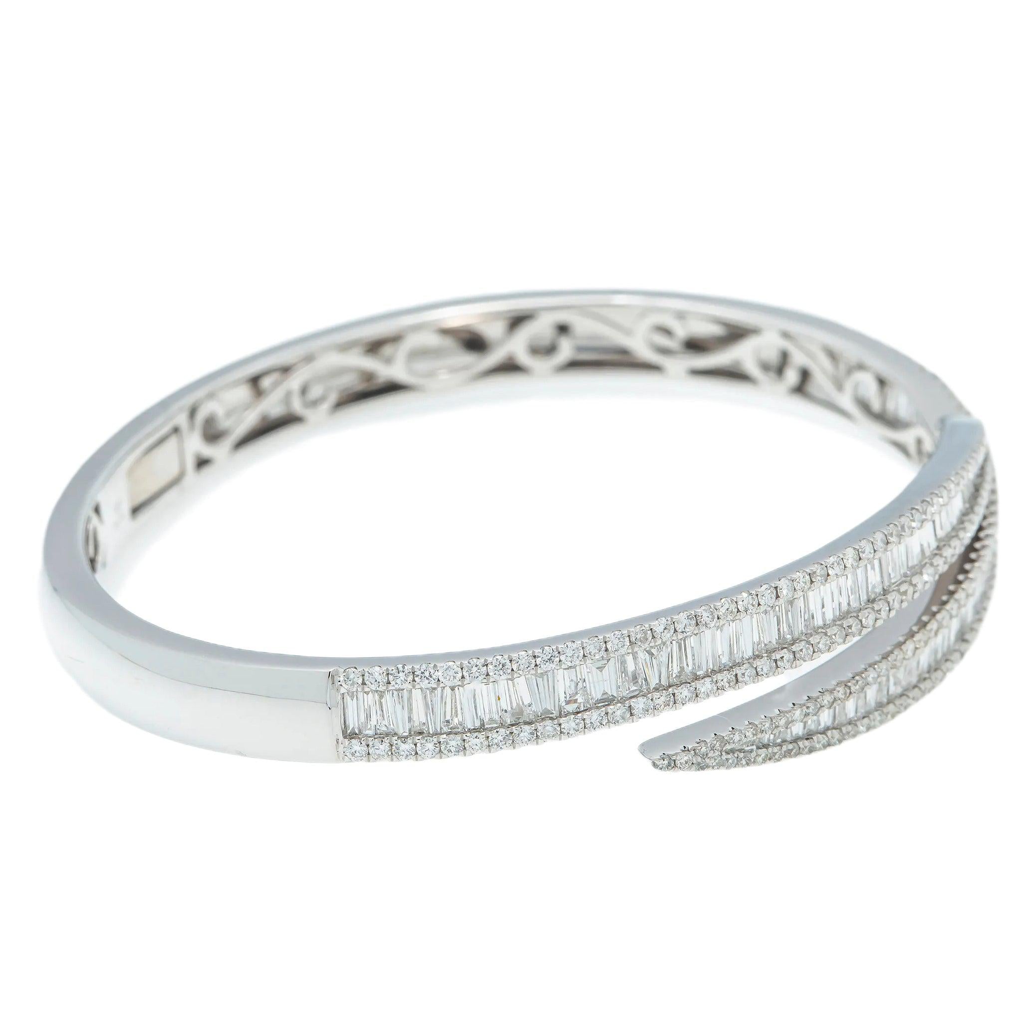 18K GOLD BANGLE BRACELET 3.73 CT DIAMONDS