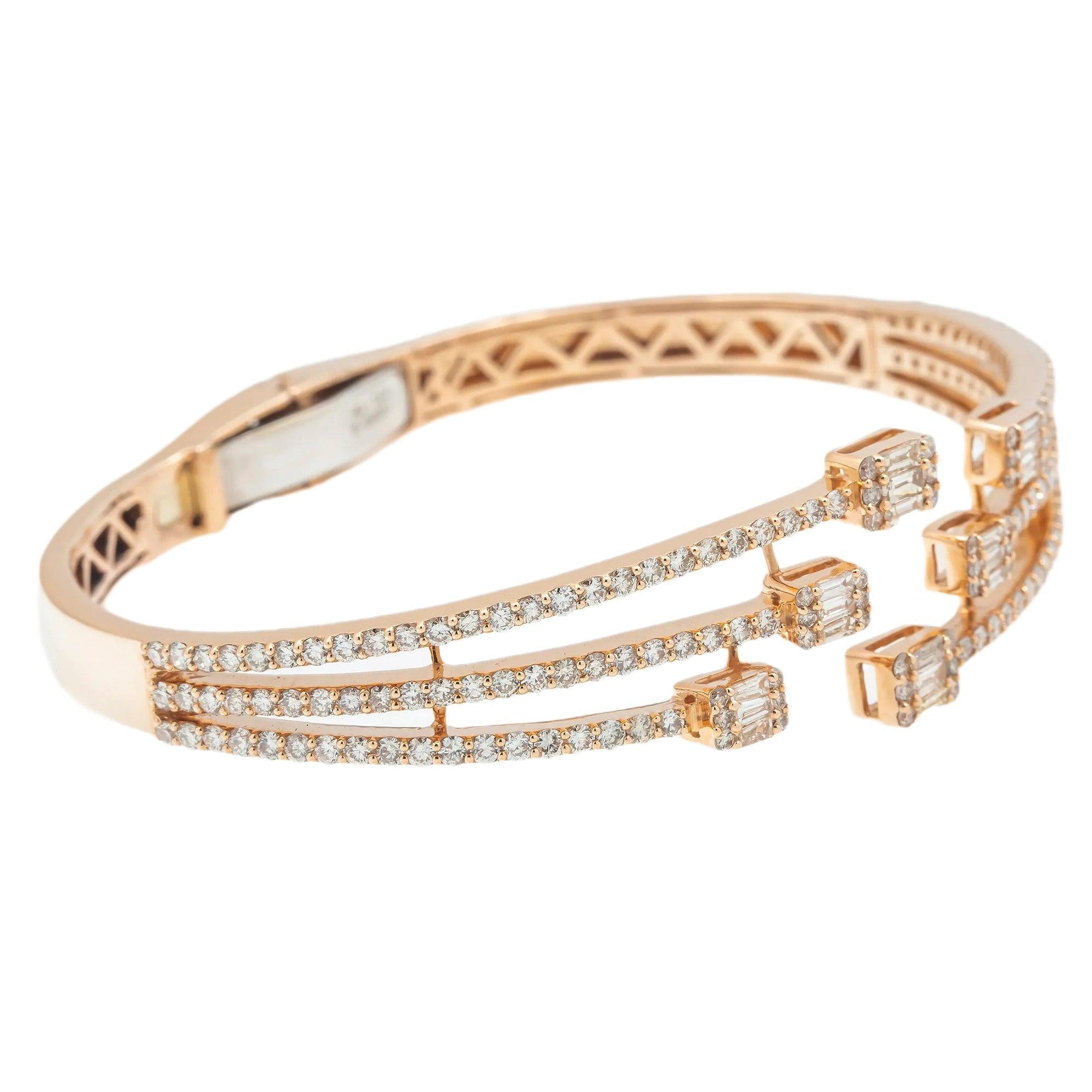 14K GOLD WITH SQUARE SHAPE DIAMONDS BANGLE BRACELET 3.42 CT