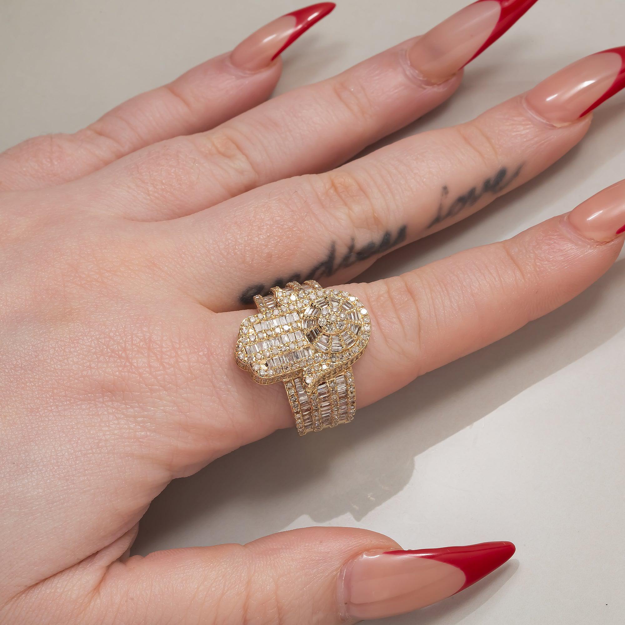 14K GOLD BAGUETTE DIAMOND HAMSA RING