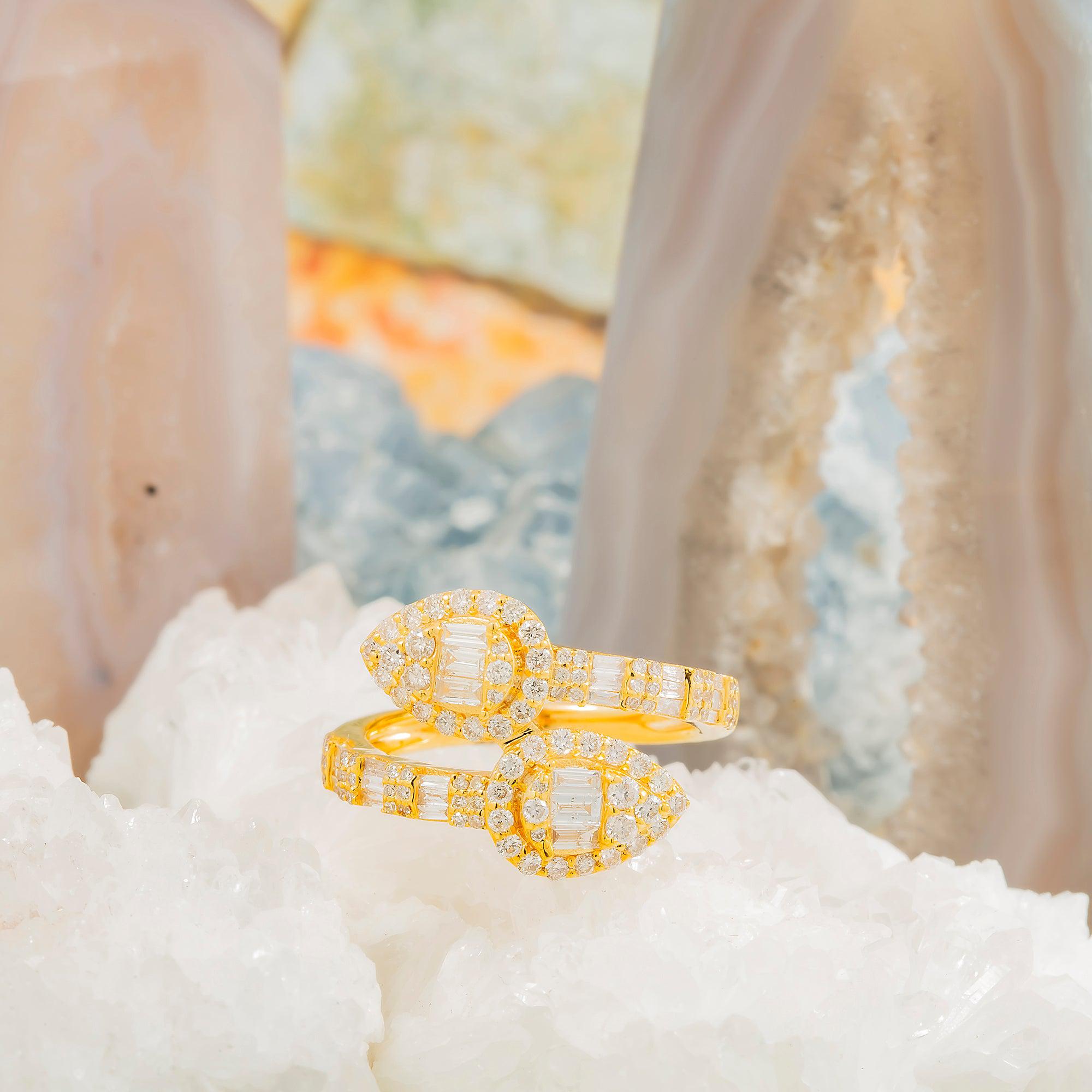 14K GOLD BAGUETTE AND ROUND DIAMOND DROP SHAPED WRAP RING 1.15 CT