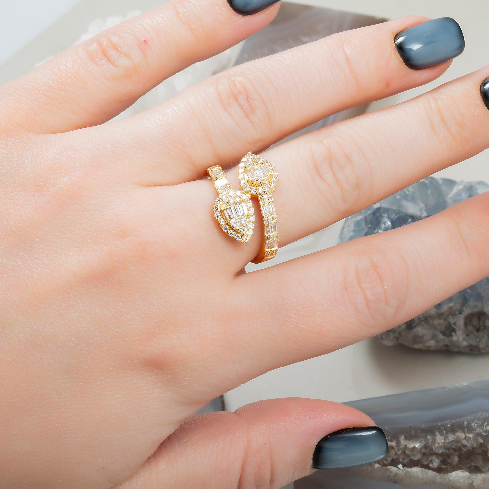 14K GOLD BAGUETTE AND ROUND DIAMOND DROP SHAPED WRAP RING 1.15 CT