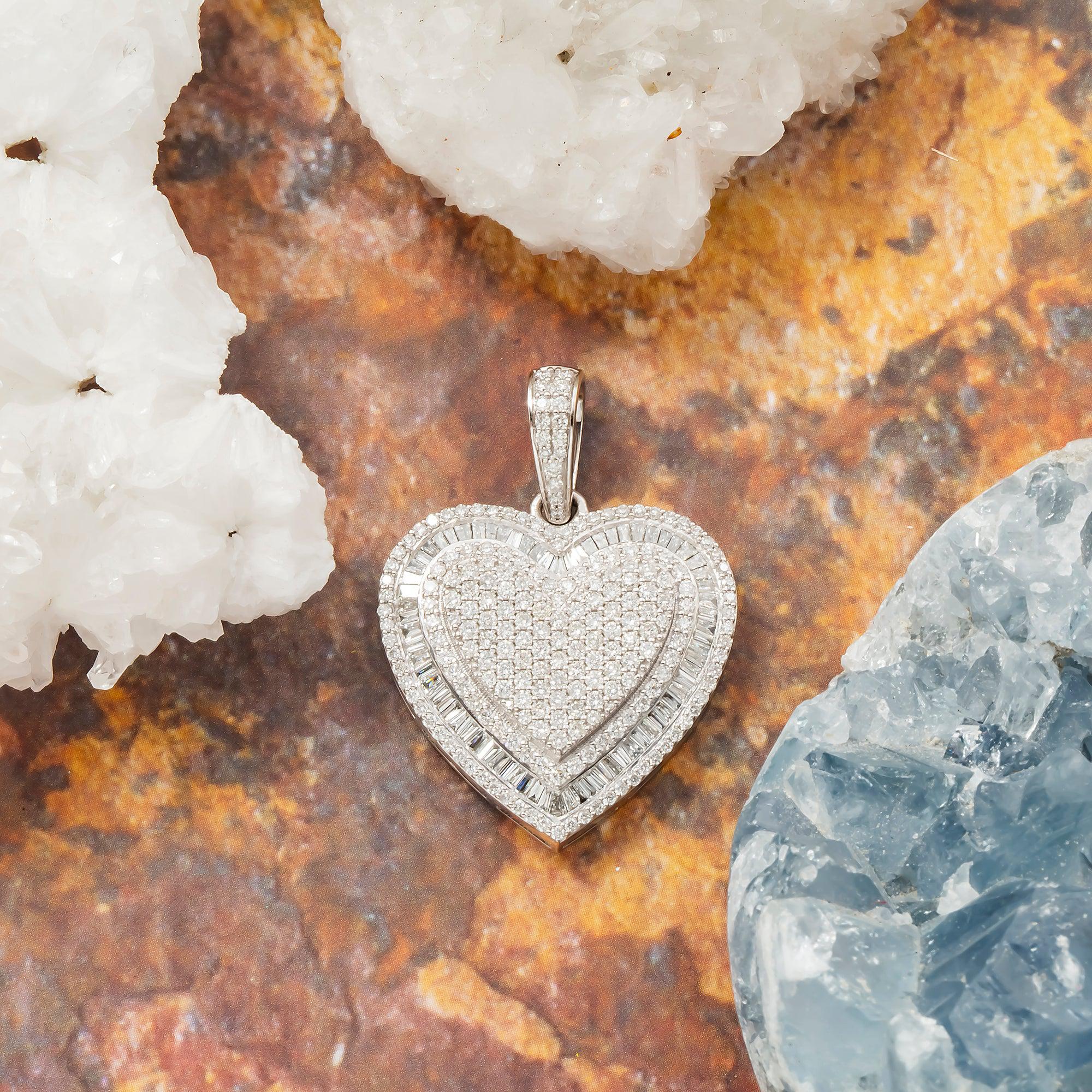 10K GOLD BAGUETTE AND ROUND DIAMOND HEART PENDANT 2.15 CT