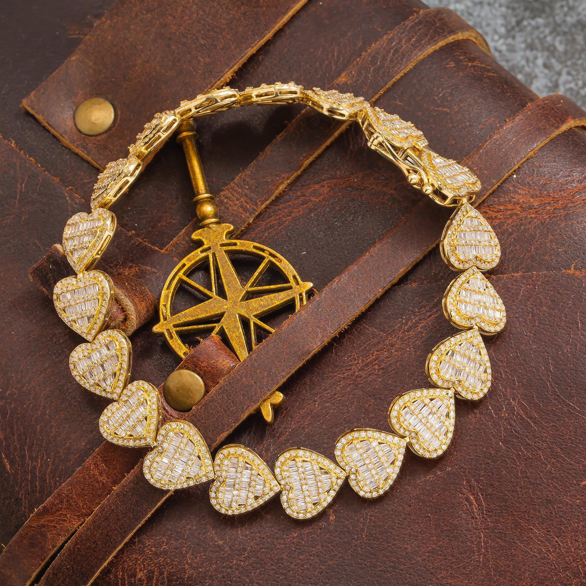 14K GOLD HEART SHAPE BRACELET WITH DIAMONDS