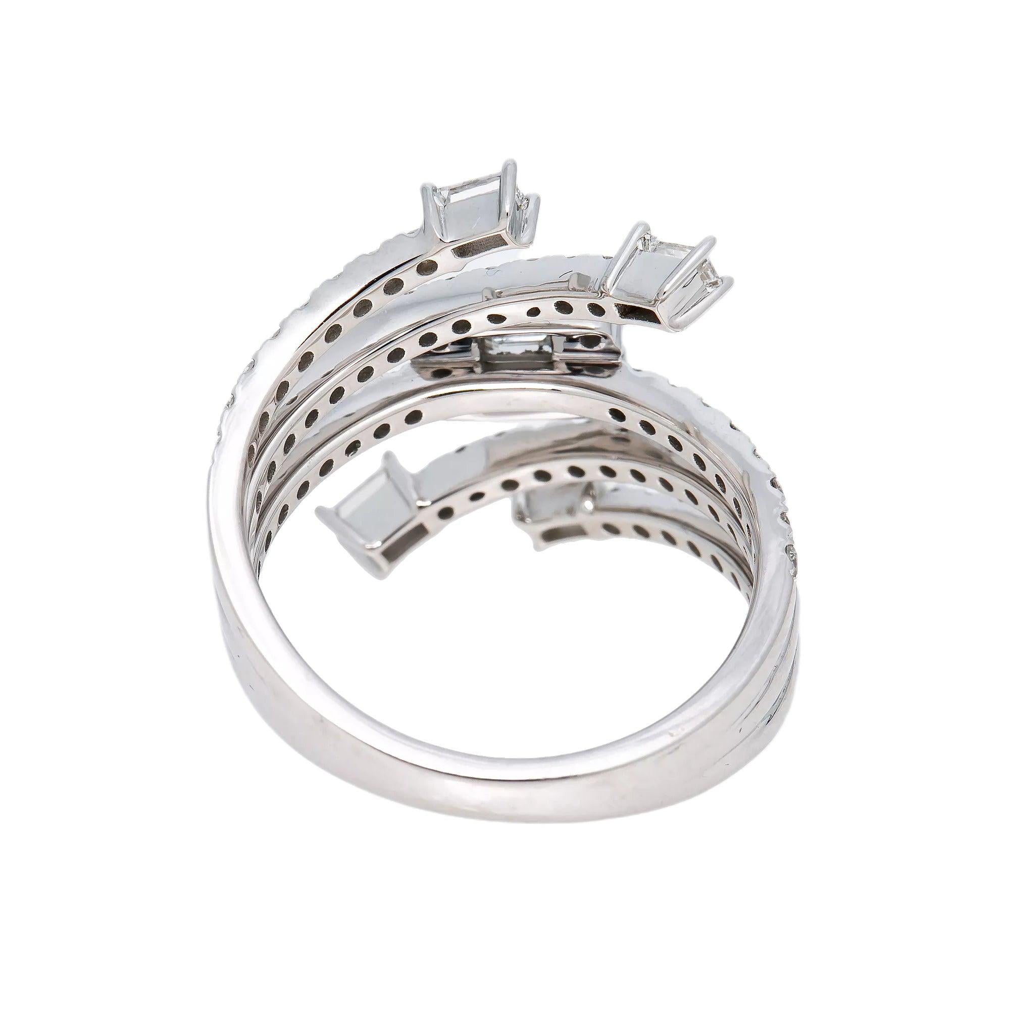 18K WHITE GOLD LADIES RING WITH 2.29 CT BAGUETTE AND ROUND DIAMONDS