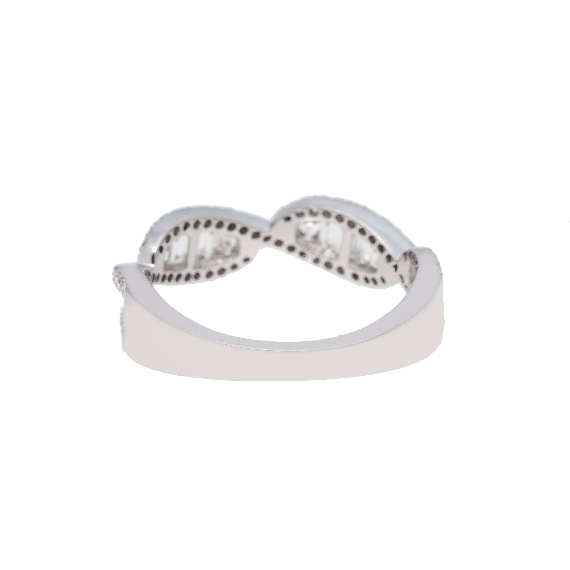 18K WHITE GOLD LADIES RING WITH 1.66 CT DIAMONDS