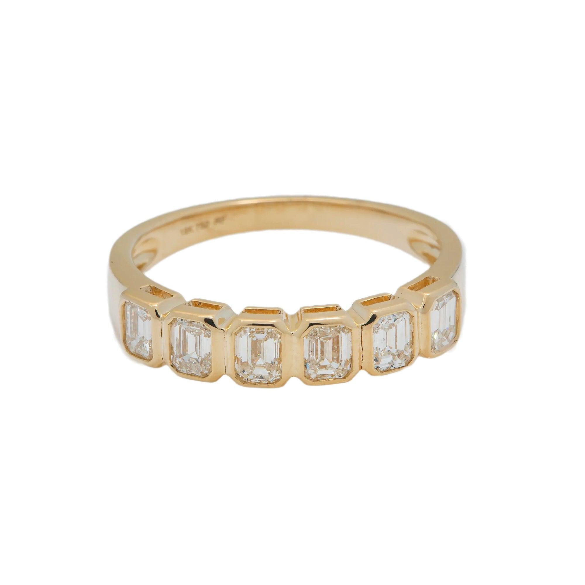 18K GOLD BAGUETTE DIAMOND LADIES RING 0.94 CT