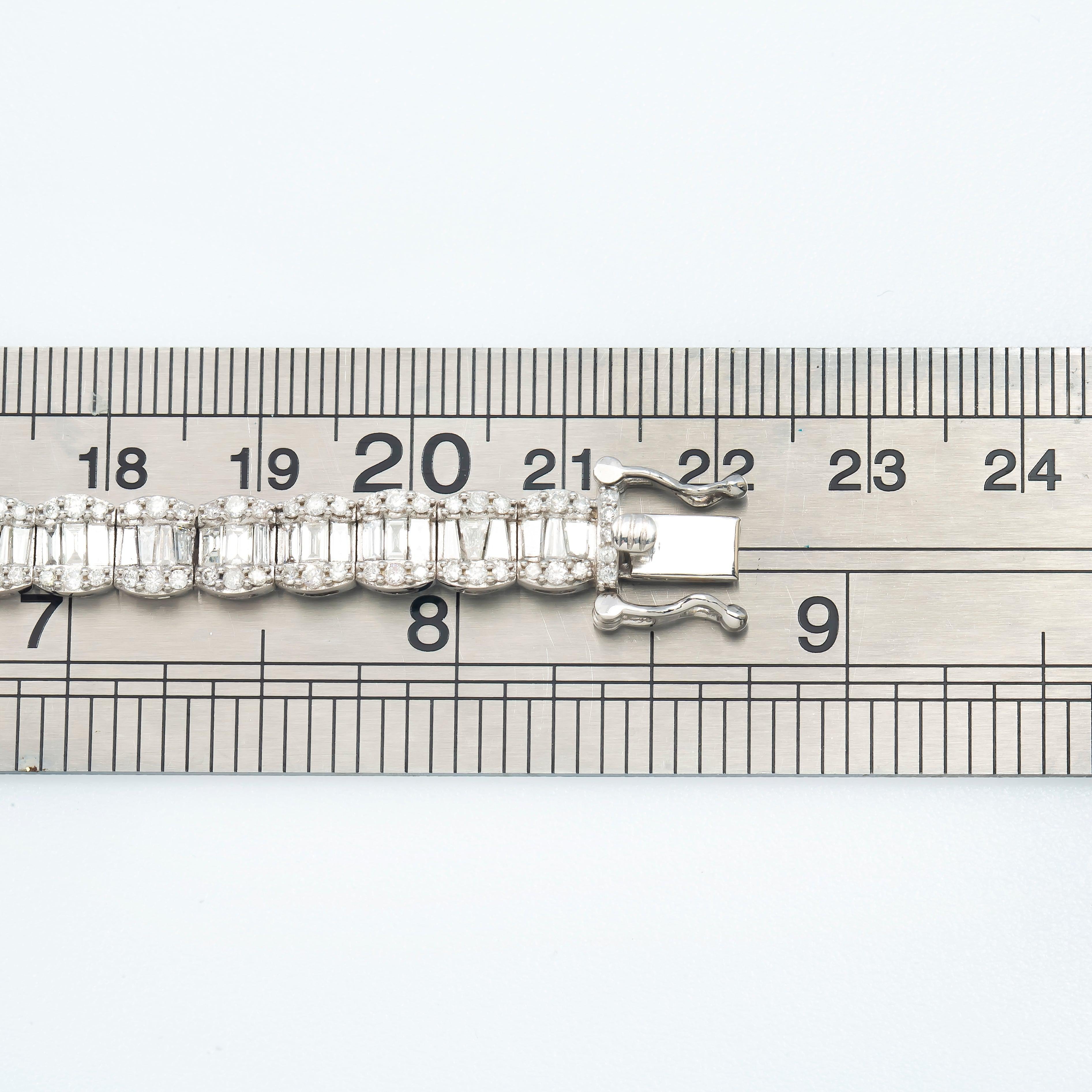 14K GOLD BAGUETTE DIAMONDS BRACELET 7.90 CT