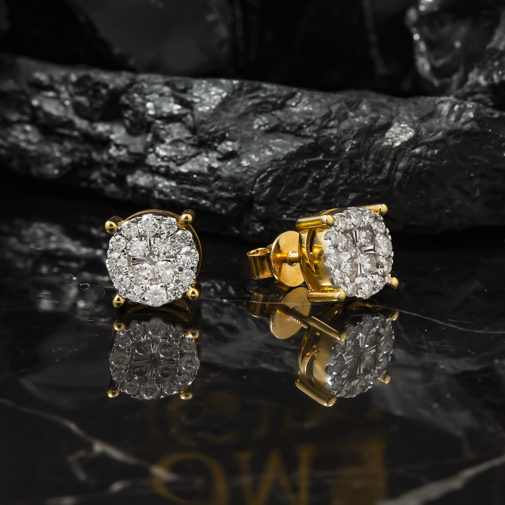 10K GOLD ROUND DIAMOND CLUSTER EARRINGS 0.98 CTW