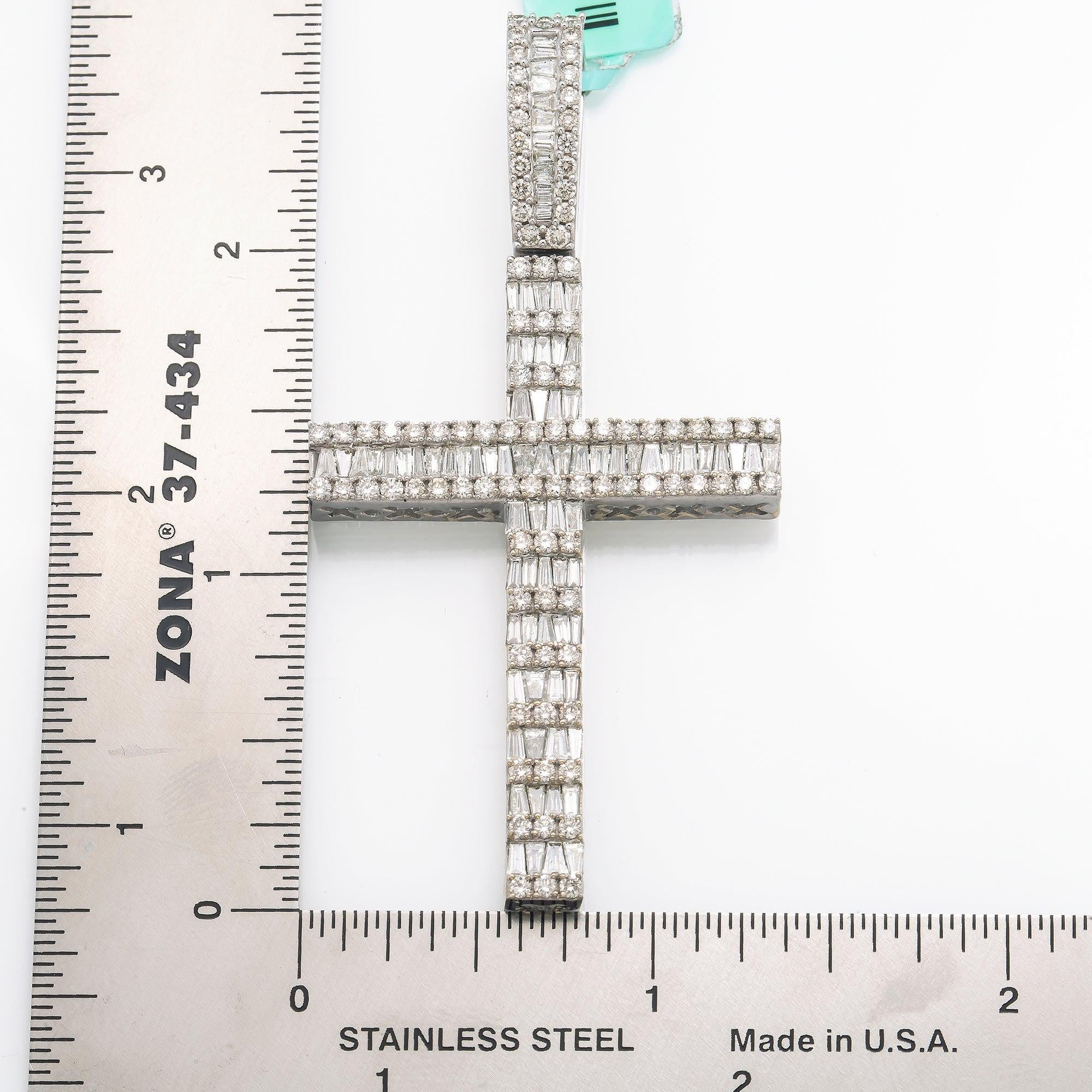 14K GOLD BAGUETTE AND ROUND DIAMOND CROSS PENDANT 3.75 CT