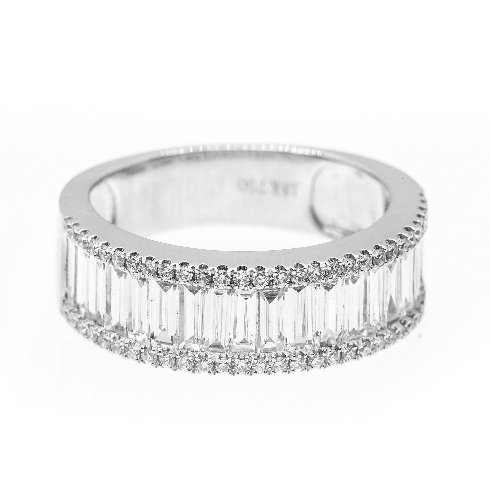 UNISEX 18K WHITE GOLD BAND WITH BAGUETTE AND ROUND CUT DIAMONDS 1.85CT
