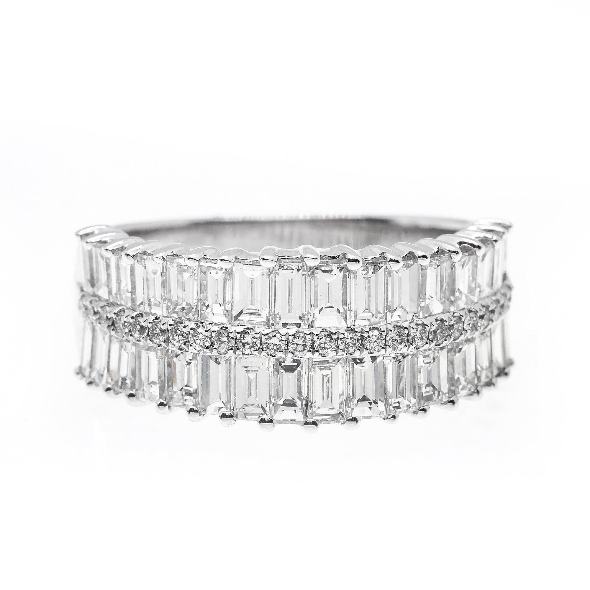UNISEX 18K WHITE GOLD BAND WITH BAGUETTE AND ROUND CUT DIAMONDS 1.85CT