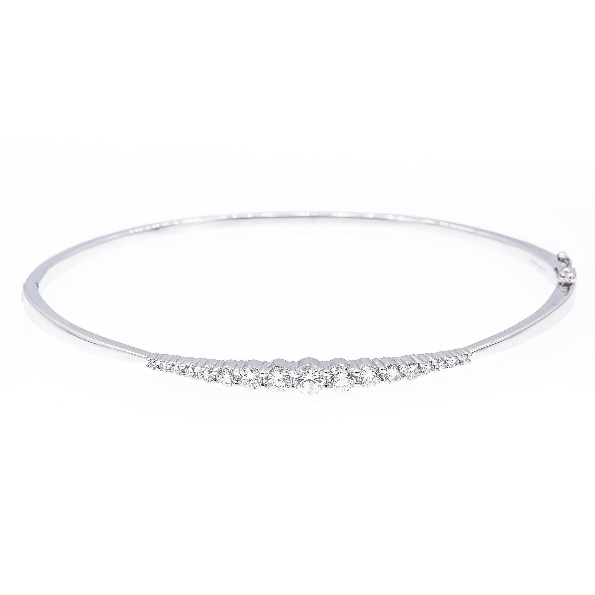 LADIES 18K WHITE GOLD BANGLE WITH ROUND DIAMONDS