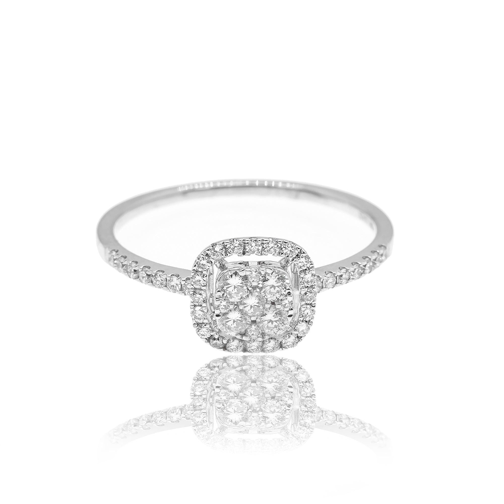 18K White Gold Ladies Ring with 0.5 CT Diamonds