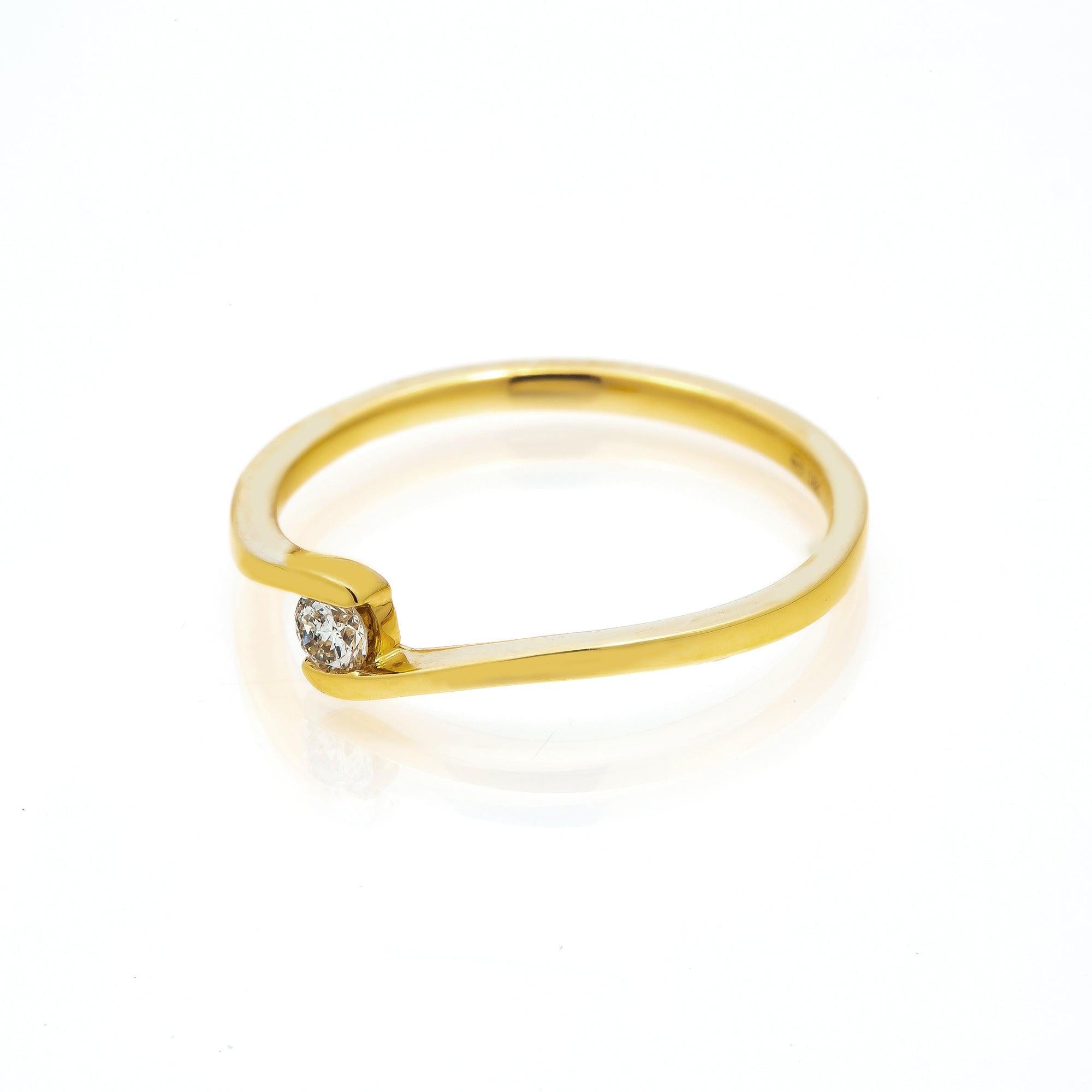 14k GOLD SINGLE DIAMOND TWISTED BAND 0.10 CT