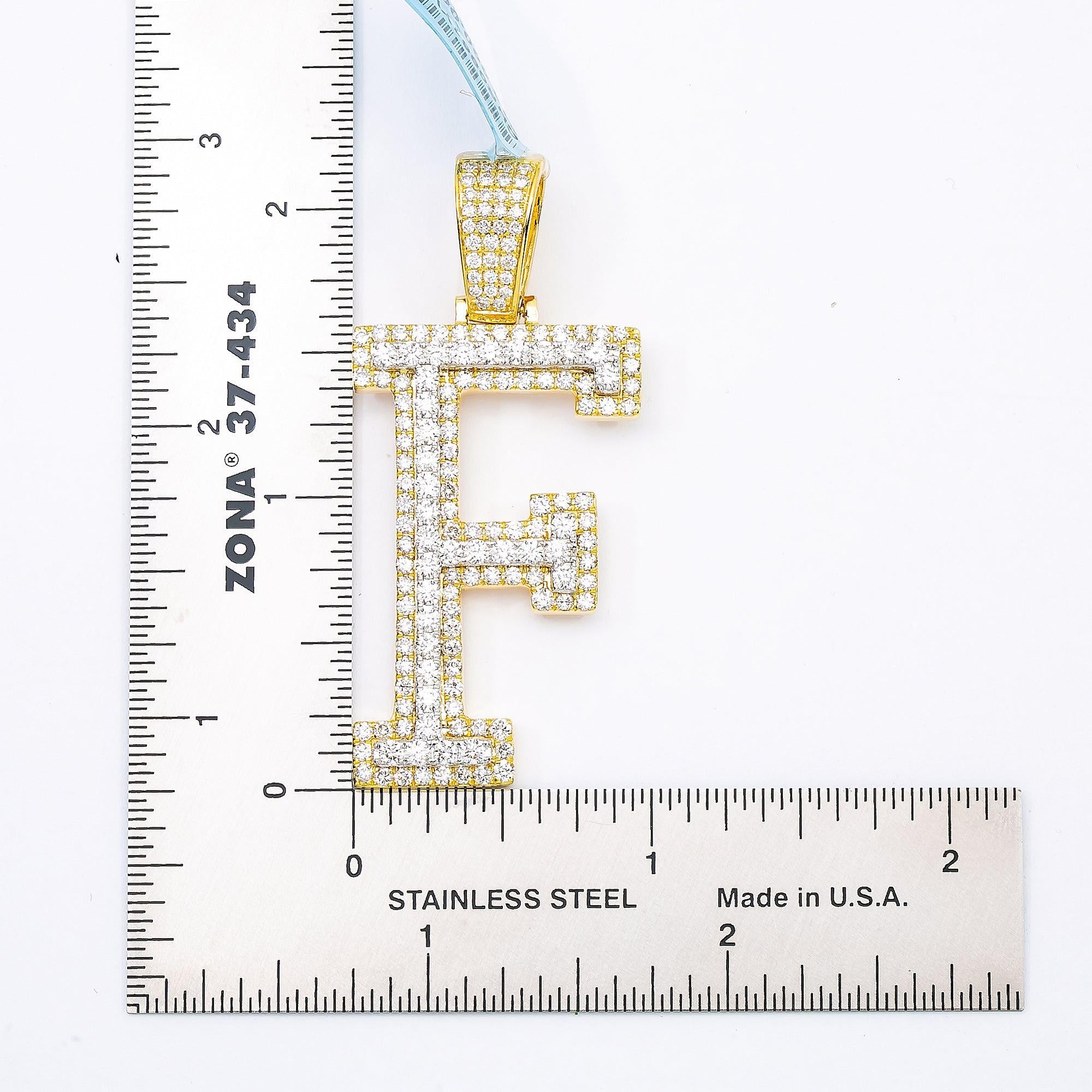 10K YELLOW GOLD O LETTER PENDANT WITH 3.25 CT BAGUETTE DIAMONDS