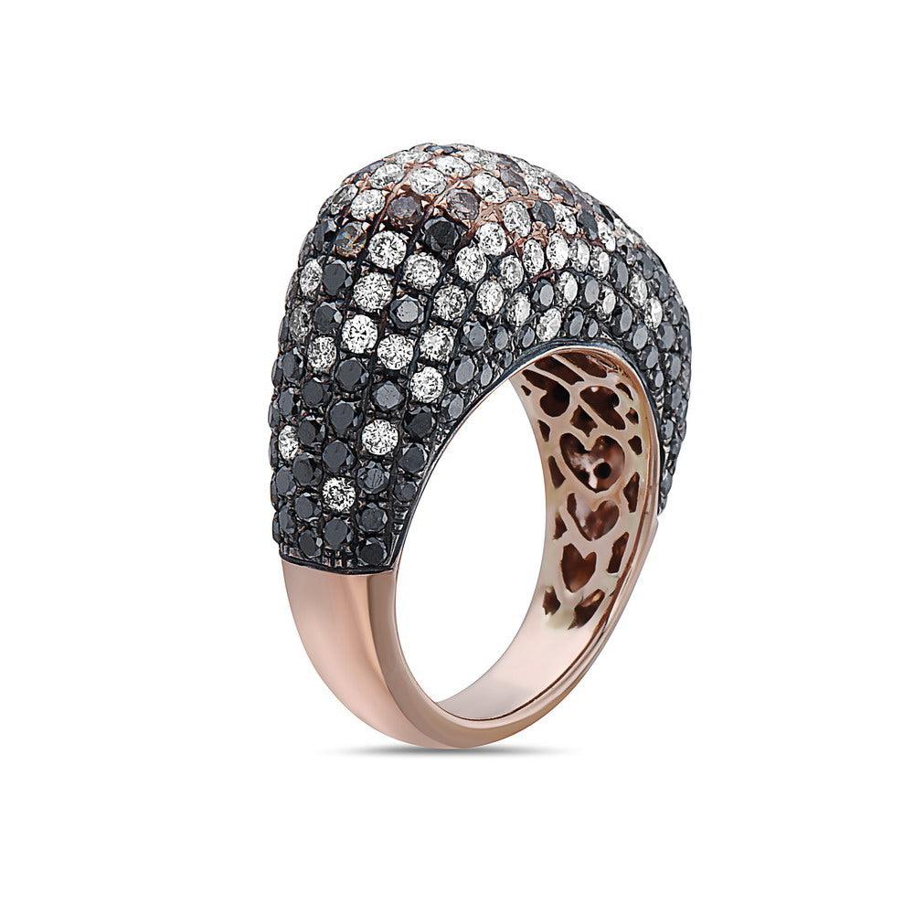 18K GOLD BLACK AND WHITE DIAMOND RIGHT HAND RING 5.21 CT
