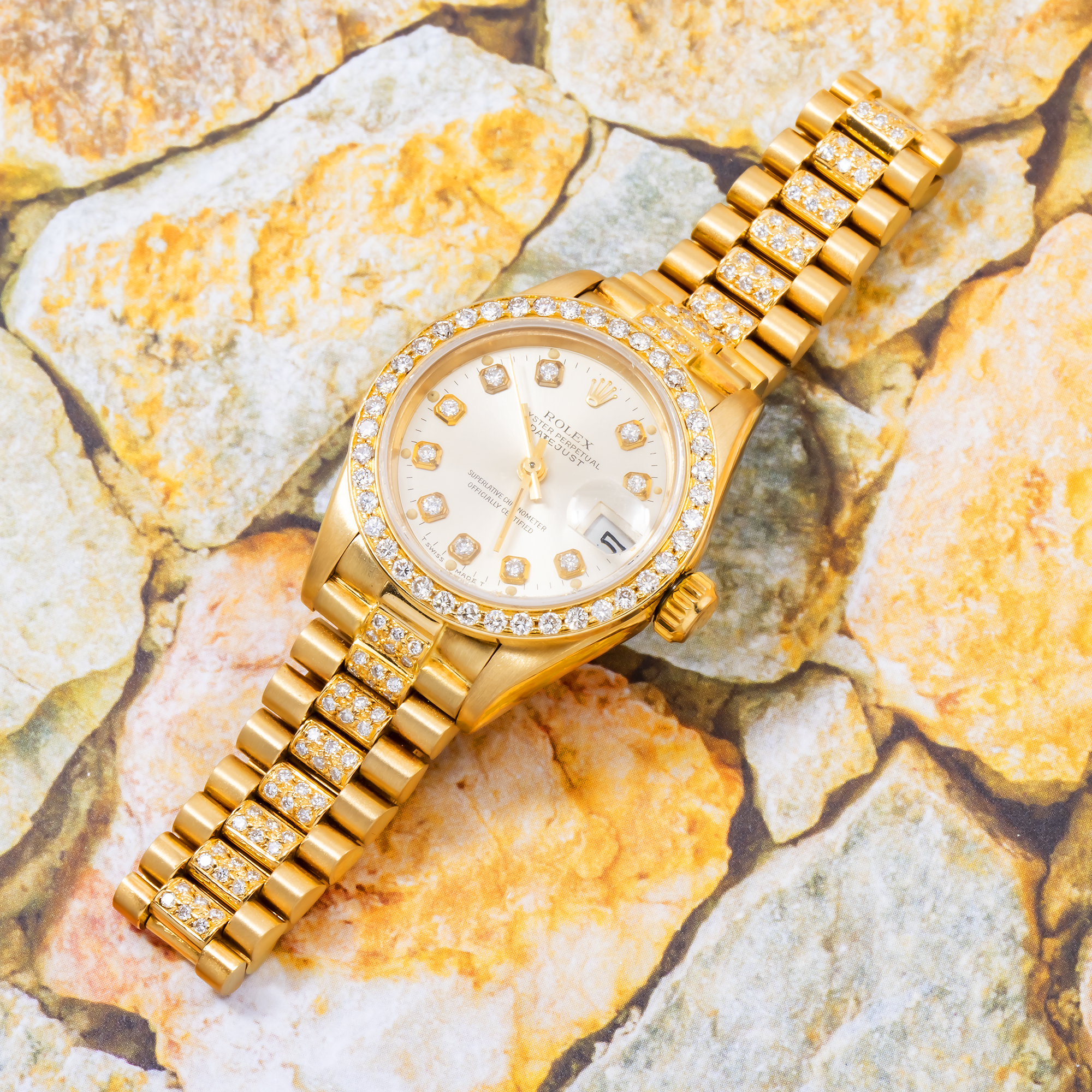 ROLEX LADY-DATEJUST DIAMOND WATCH, 69178 26MM, SILVER DIAMOND DIAL WITH PRESIDENT YELLOW GOLD SEMI DIAMOND JUBILEE BRACELET