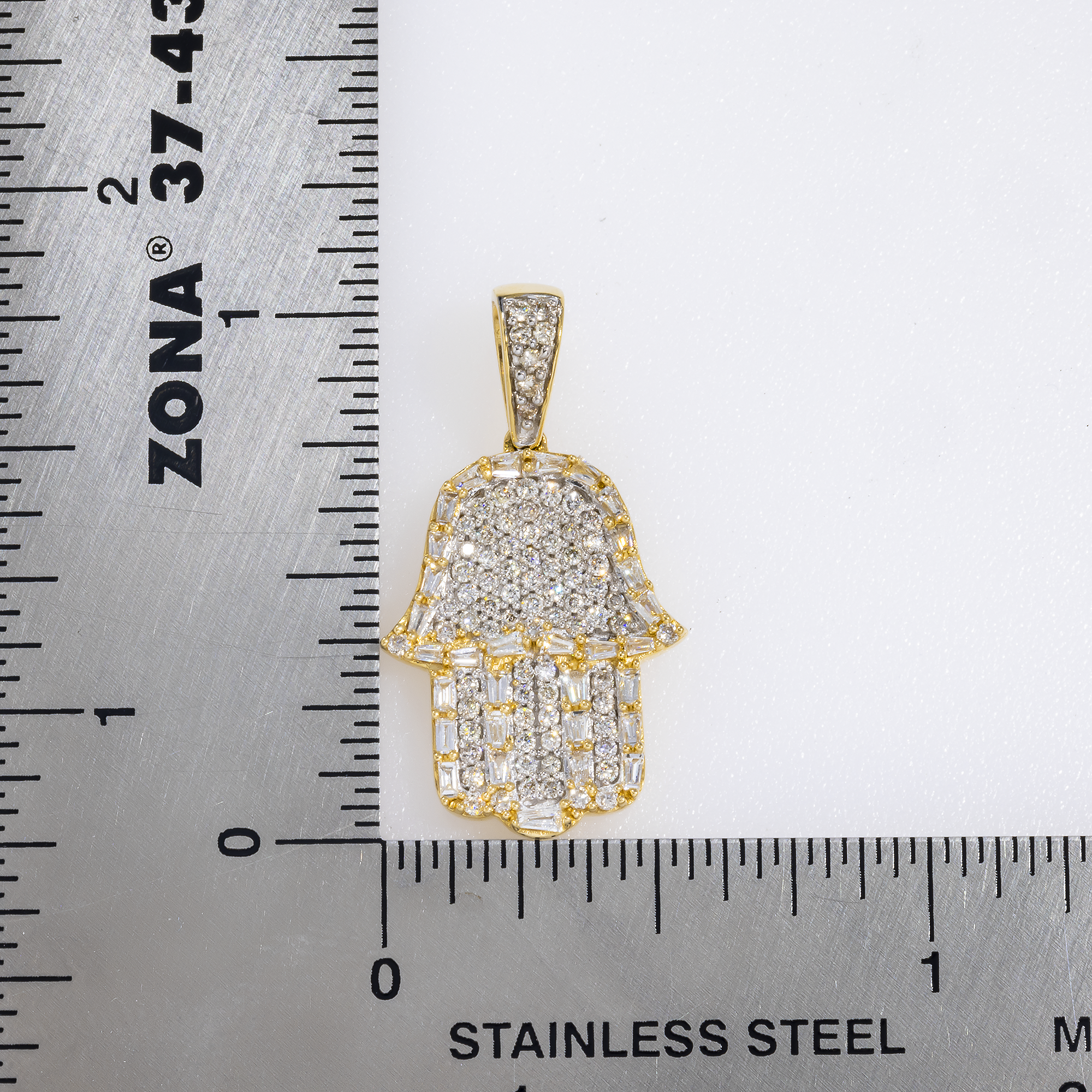 14K GOLD BAGUETTE AND ROUND DIAMOND HAMSA PENDANT 0.89 CT