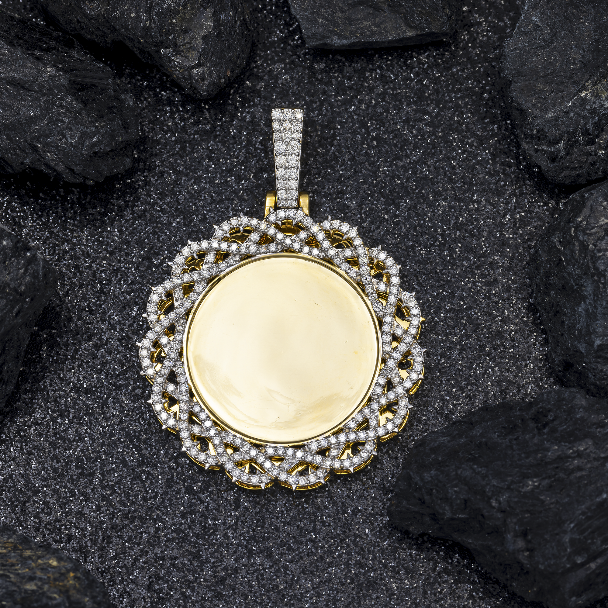 10K GOLD DIAMOND BARBED WIRE CIRCLE PICTURE PENDANT 1.71 CT