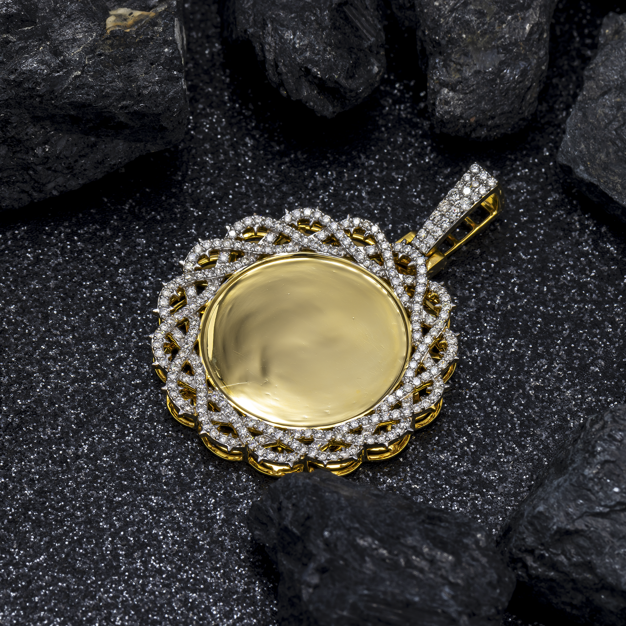 10K GOLD DIAMOND BARBED WIRE CIRCLE PICTURE PENDANT 1.71 CT