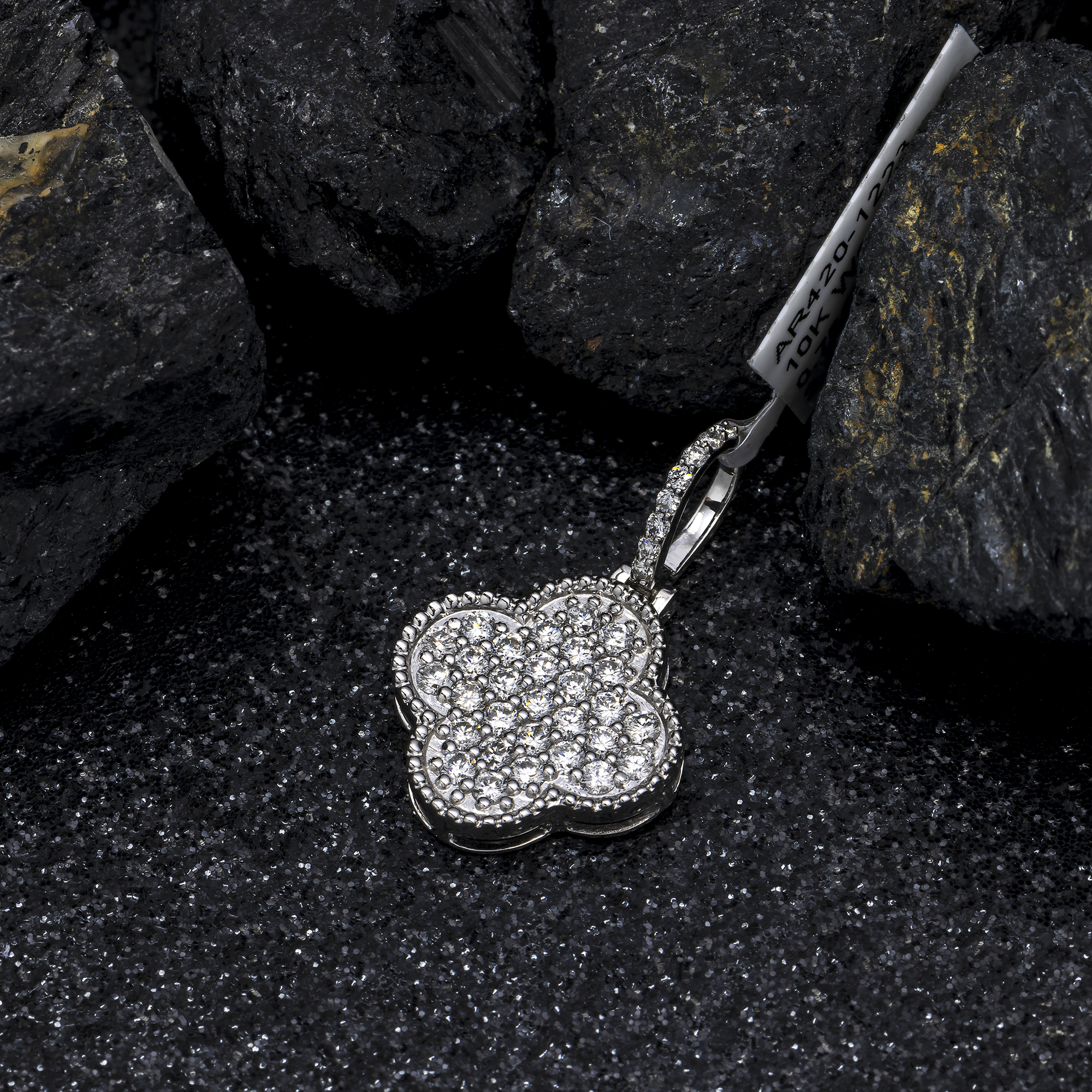 10K GOLD ROUND DIAMOND CLOVER PENDANT 0.75 CT