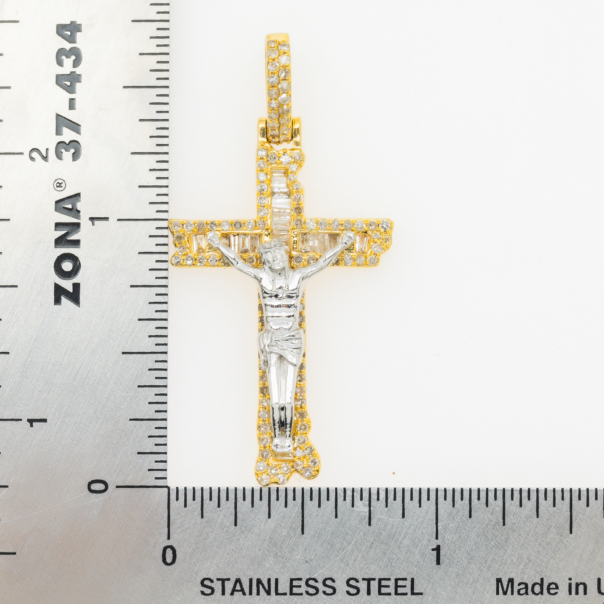 10K GOLD BAGUETTE AND ROUND DIAMOND CRUCIFIX PENDANT 1.27 CT