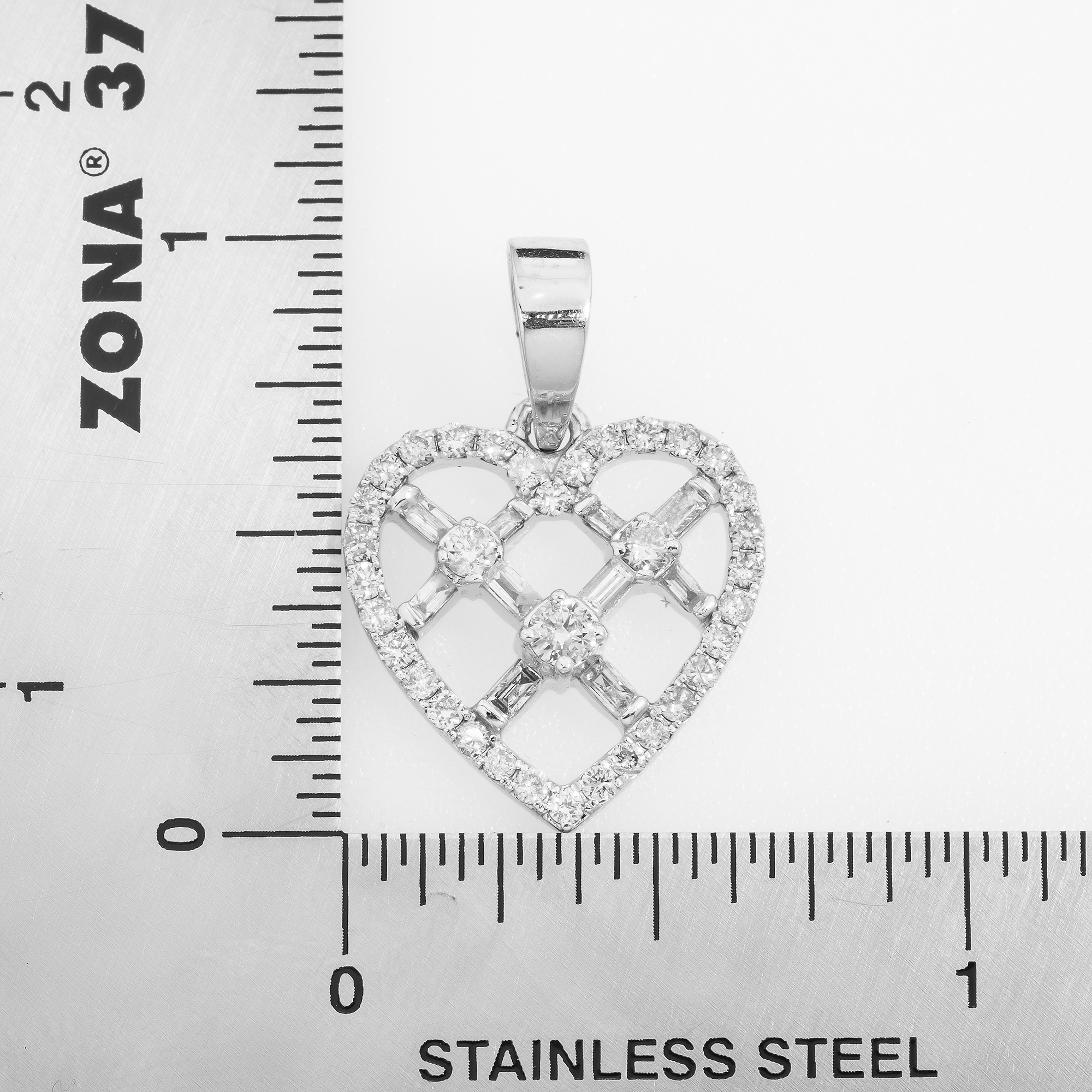 14K GOLD BAGUETTE AND ROUND DIAMOND OPEN HEART PENDANT 1.10 CT