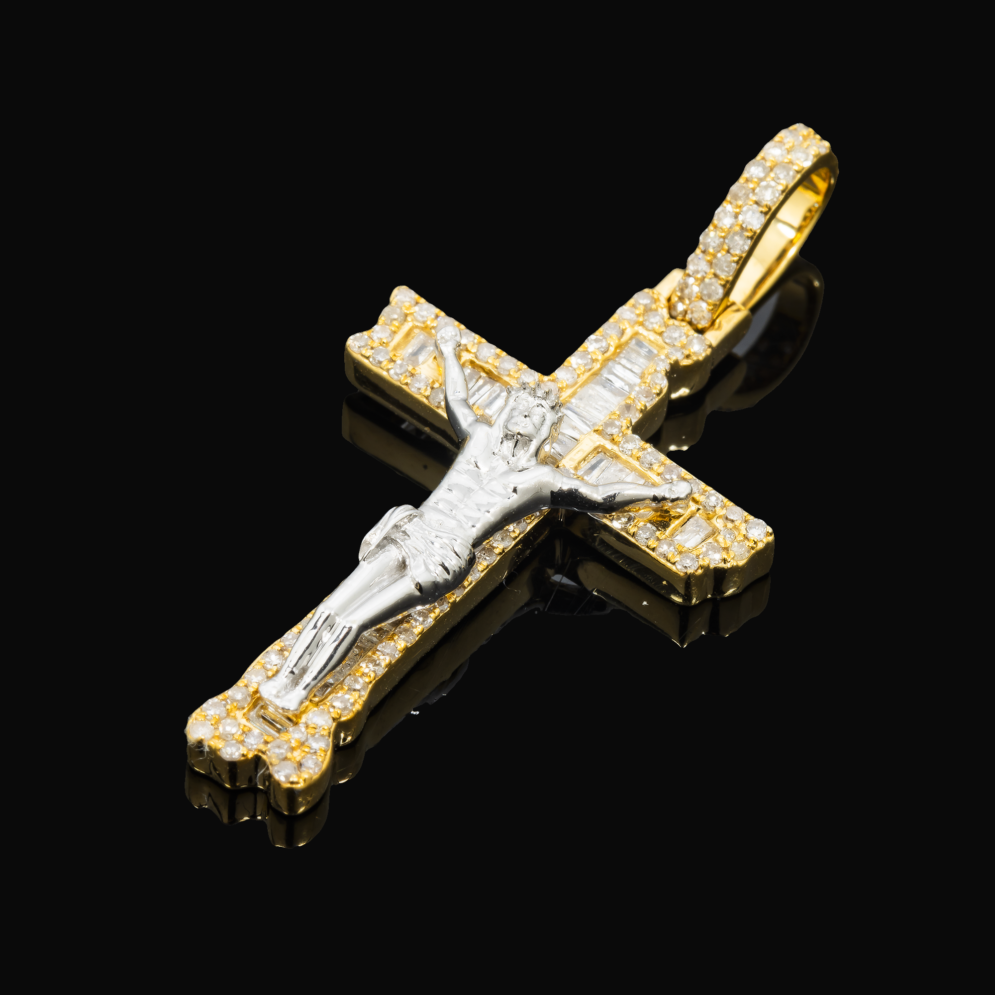 10K GOLD BAGUETTE AND ROUND DIAMOND CRUCIFIX PENDANT 1.27 CT