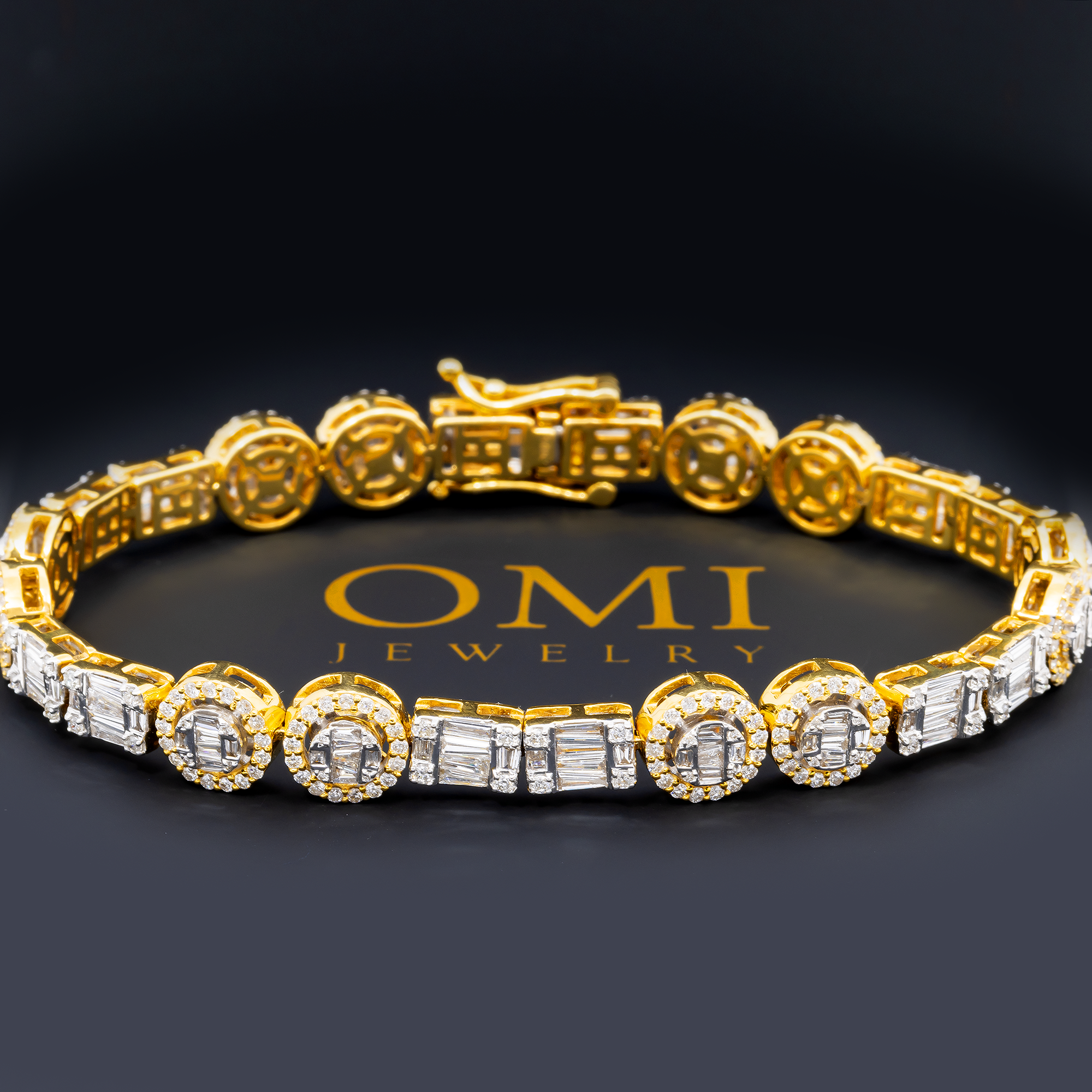 10K GOLD BAGUETTE AND ROUND DIAMONDS BRACELET 6.44 CT