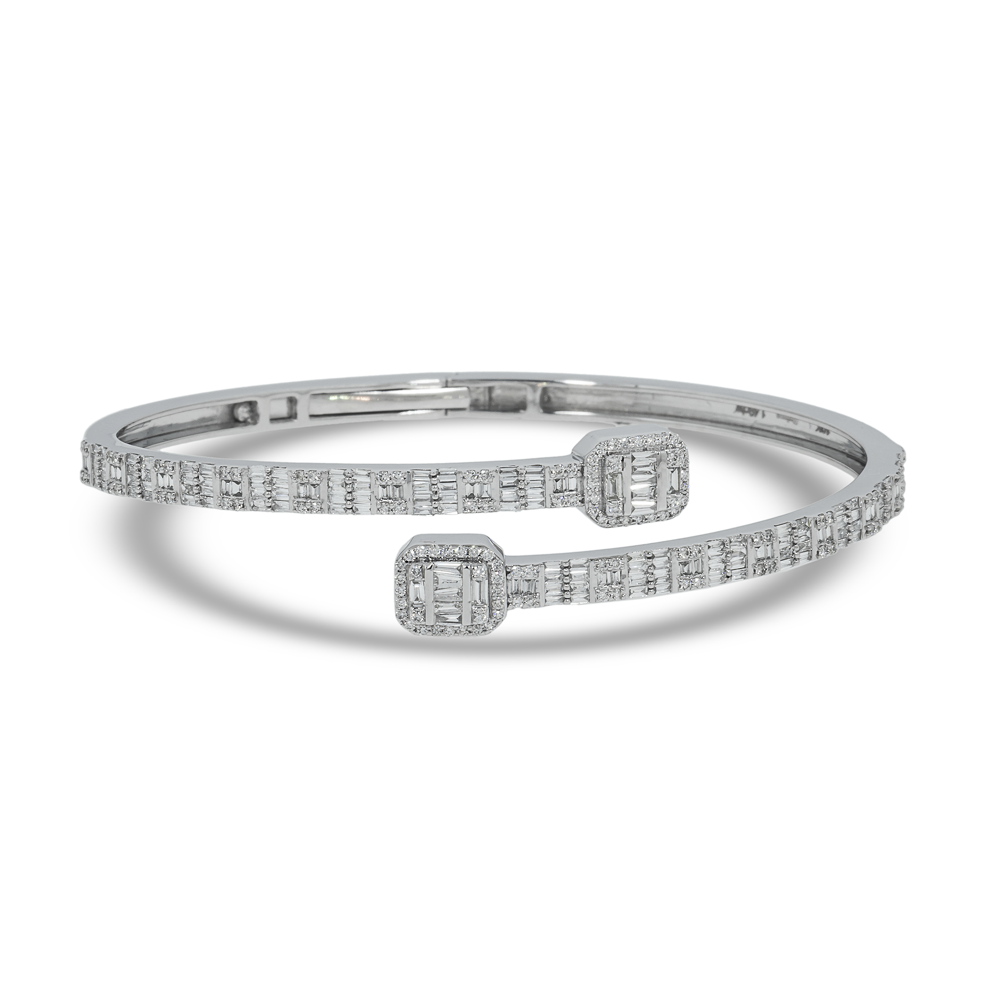 10K GOLD ROUND AND BAGUETTE DIAMOND SQUARE SHAPE BANGLE 1.49 CT