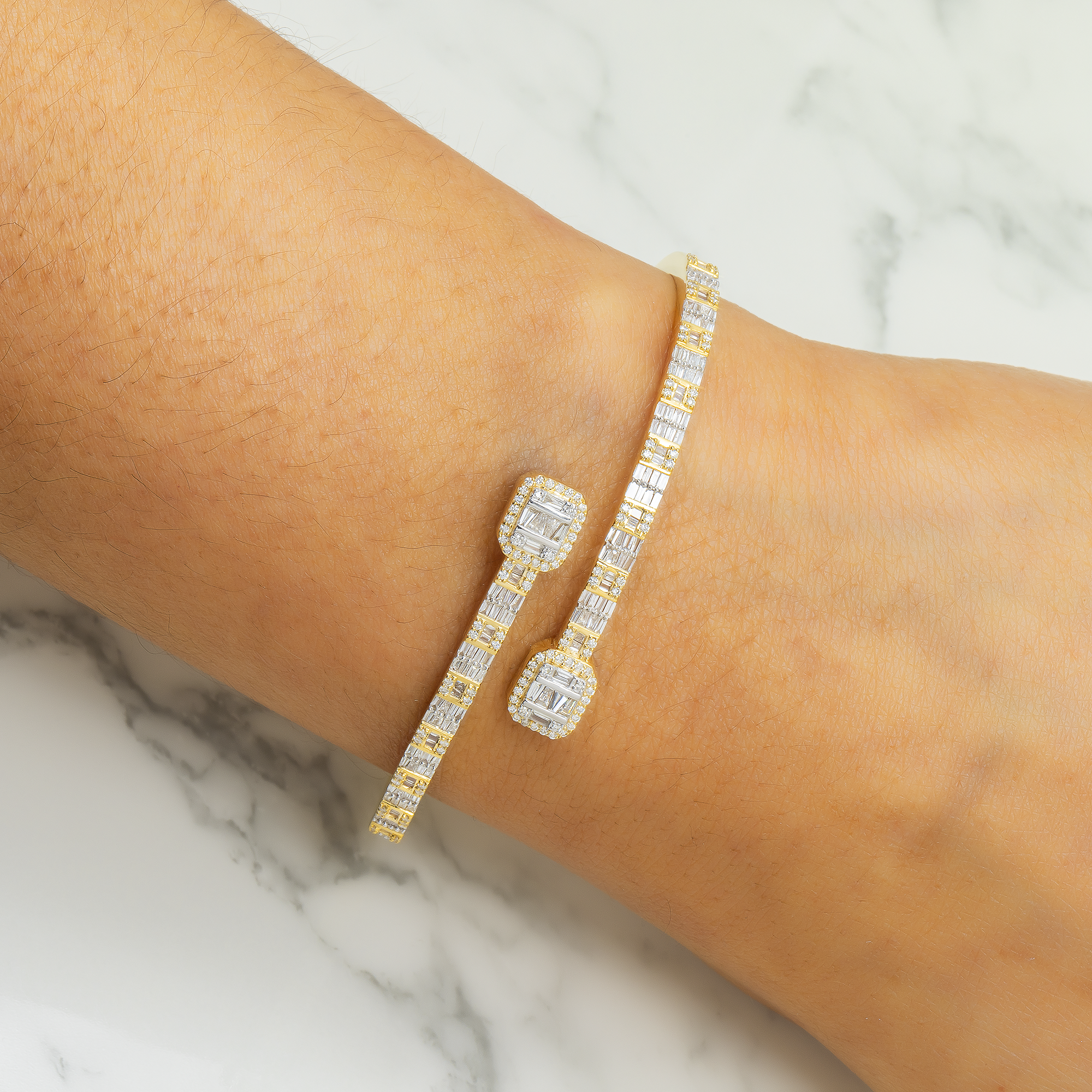 10K GOLD ROUND AND BAGUETTE DIAMOND SQUARE SHAPE BANGLE 1.49 CT