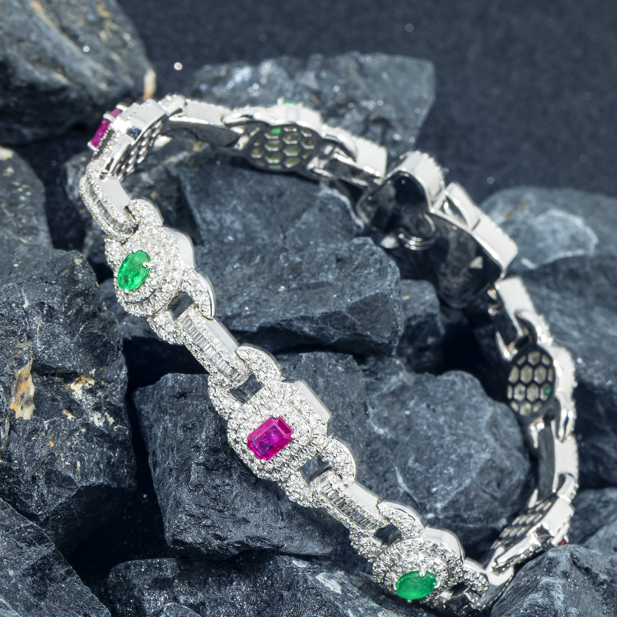 10K GOLD BAGUETTE AND ROUND MULTICOLOR DIAMOND CLUSTER MARINER LINK BRACELET 7.63 CTW