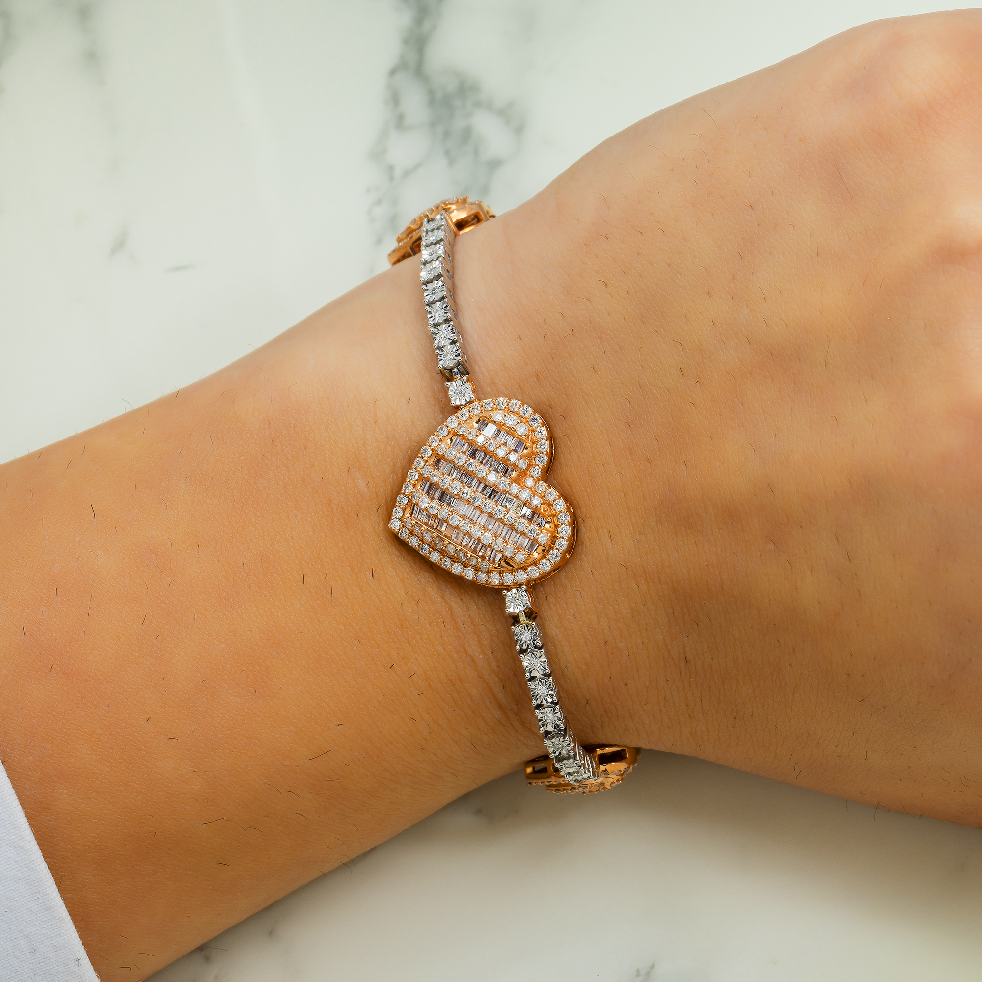 10K GOLD TWO TONE BAGUETTE & ROUND DIAMONDS HEART BRACELET 2.25 CT