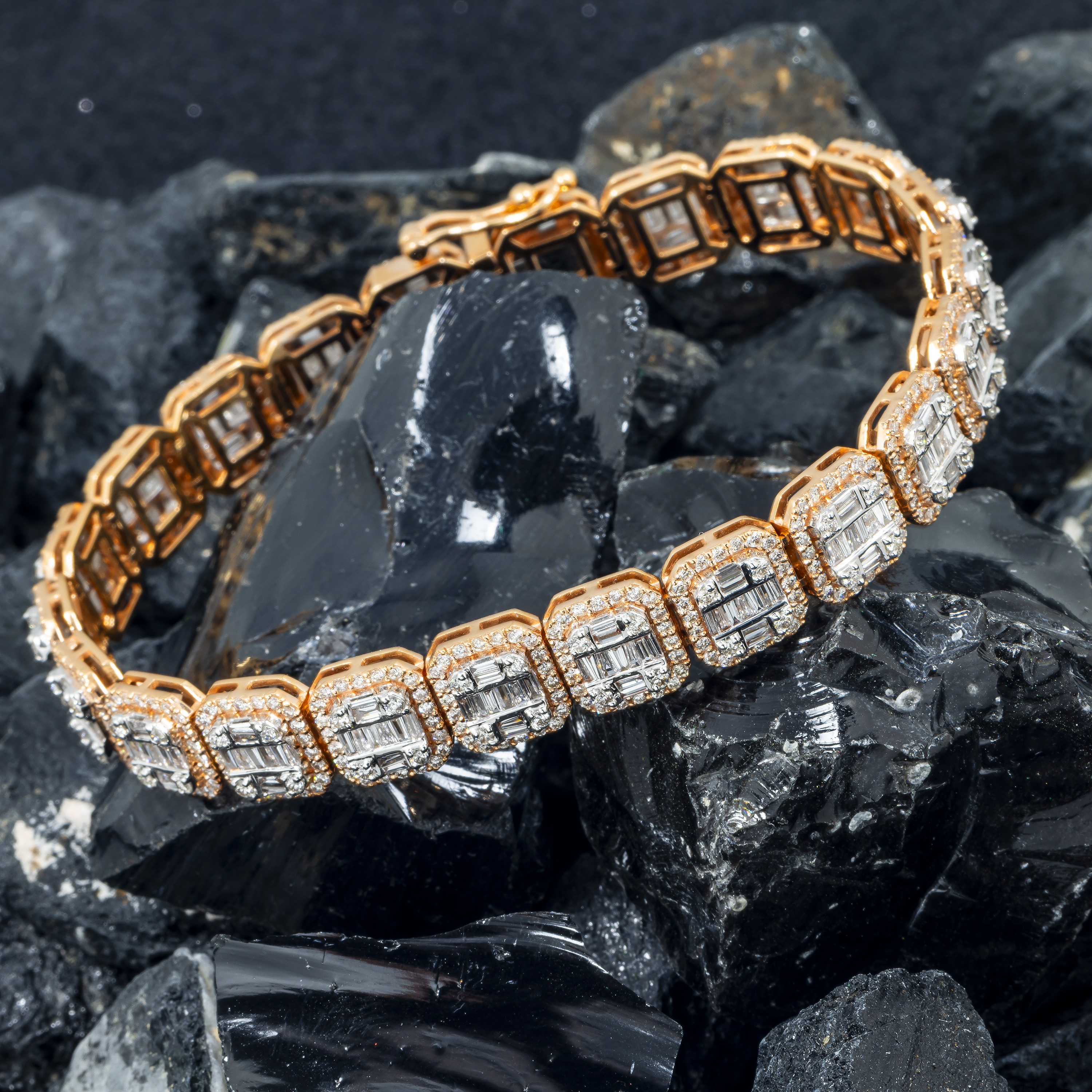 10K GOLD BAGUETTE AND ROUND DIAMONDS 10MM BRACELET 7.67 CT